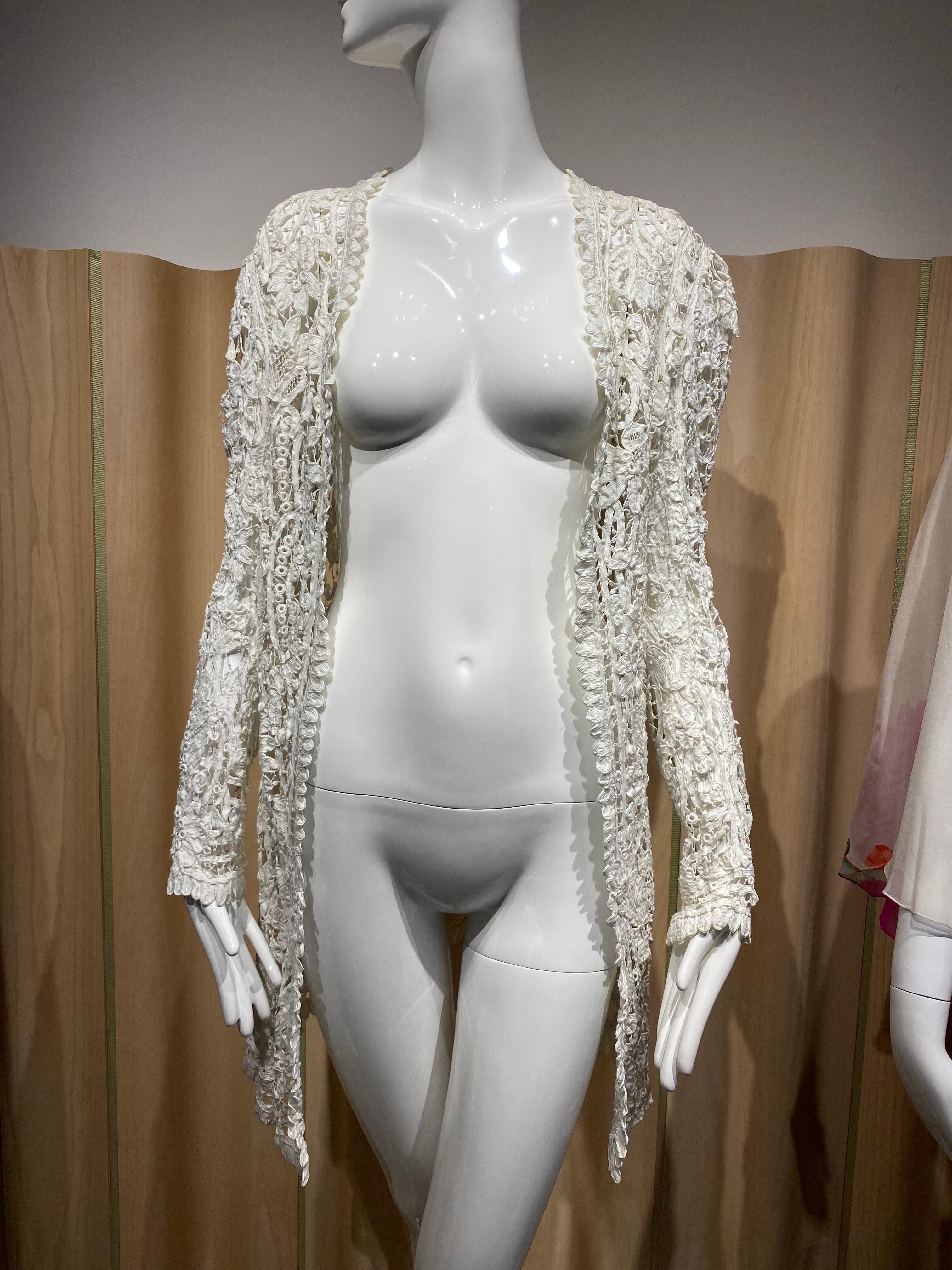 Edwardian White cotton embroidered lace Jacket Cardigan. Perfect for Wedding.
Size : Small - Medium 
Shoulder 17 inches
Bust fit to 40’
