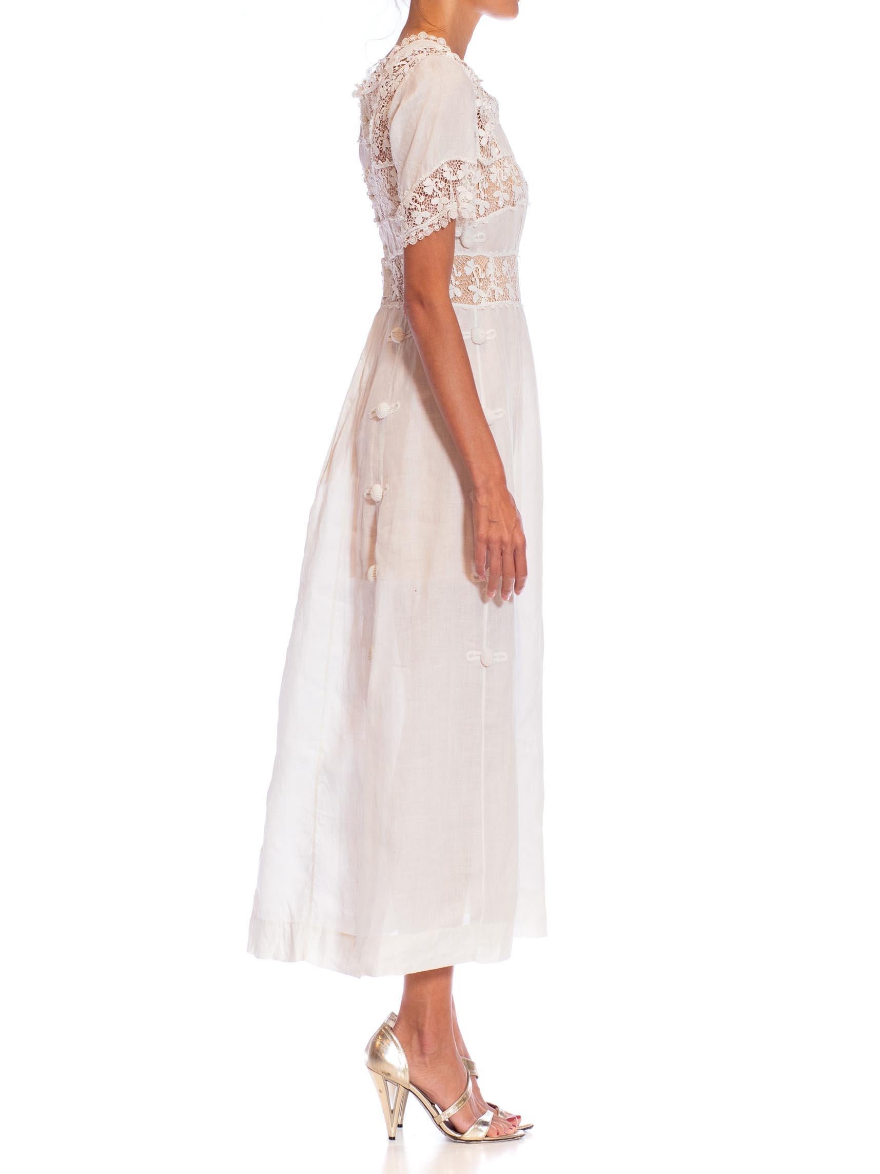 Edwardian White Linen & Lace Tea Dress With Sleeves In Excellent Condition For Sale In New York, NY