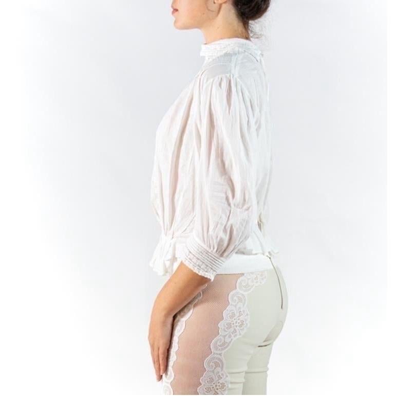 Edwardian White Organic Cotton Eyelet Lace Button Back Blouse In Excellent Condition For Sale In New York, NY