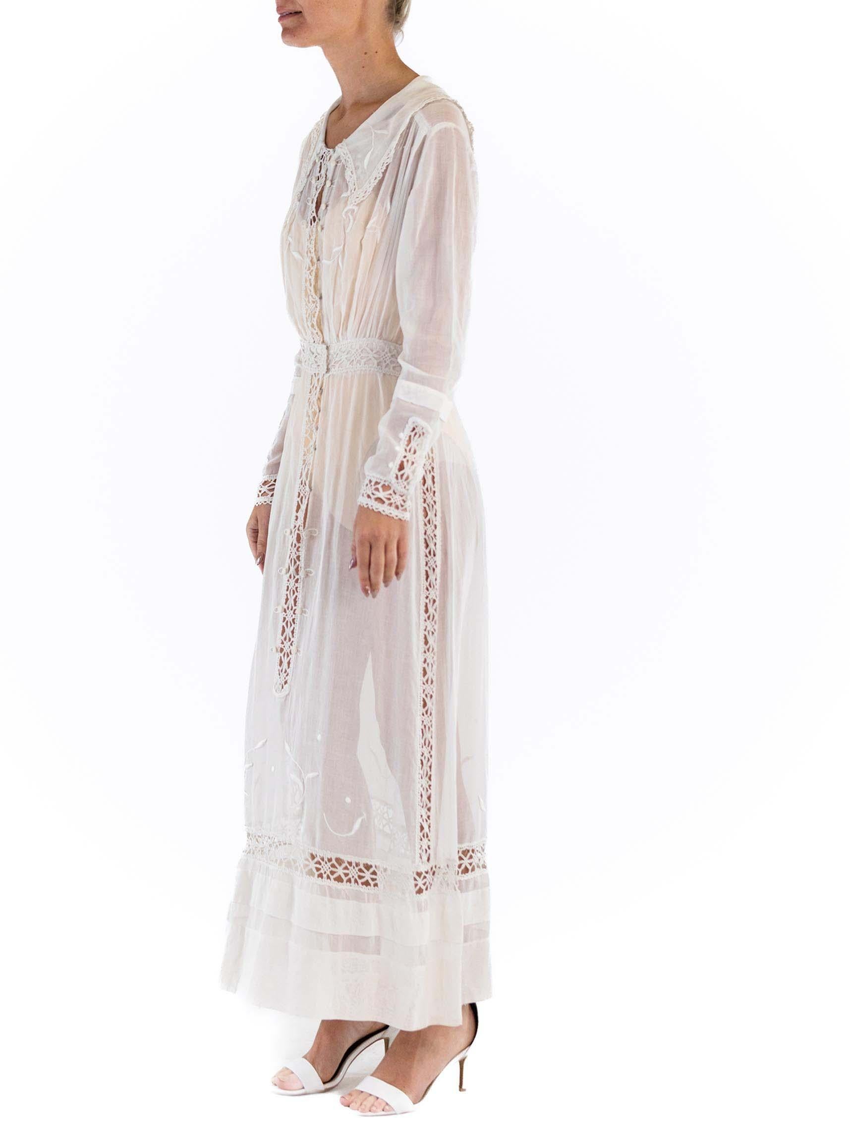 Edwardian White Organic Cotton Lace Sailor Collar Tea Dress With Sleeves im Zustand „Hervorragend“ im Angebot in New York, NY
