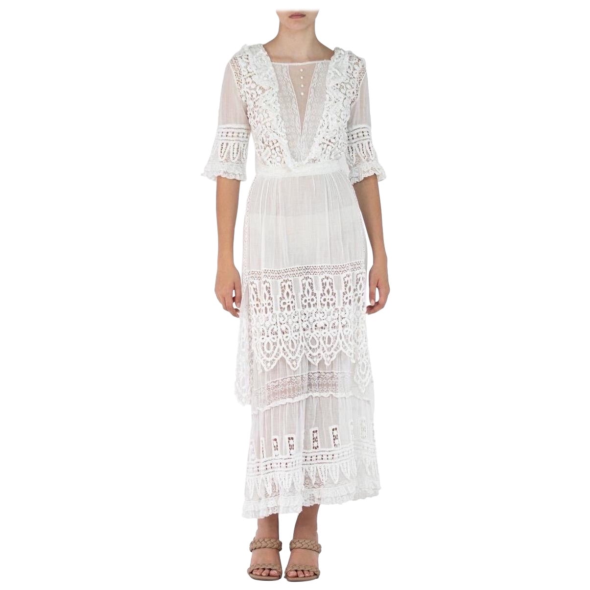 Robe édouardienne blanche en voile de coton biologique avec broderie et dentelle