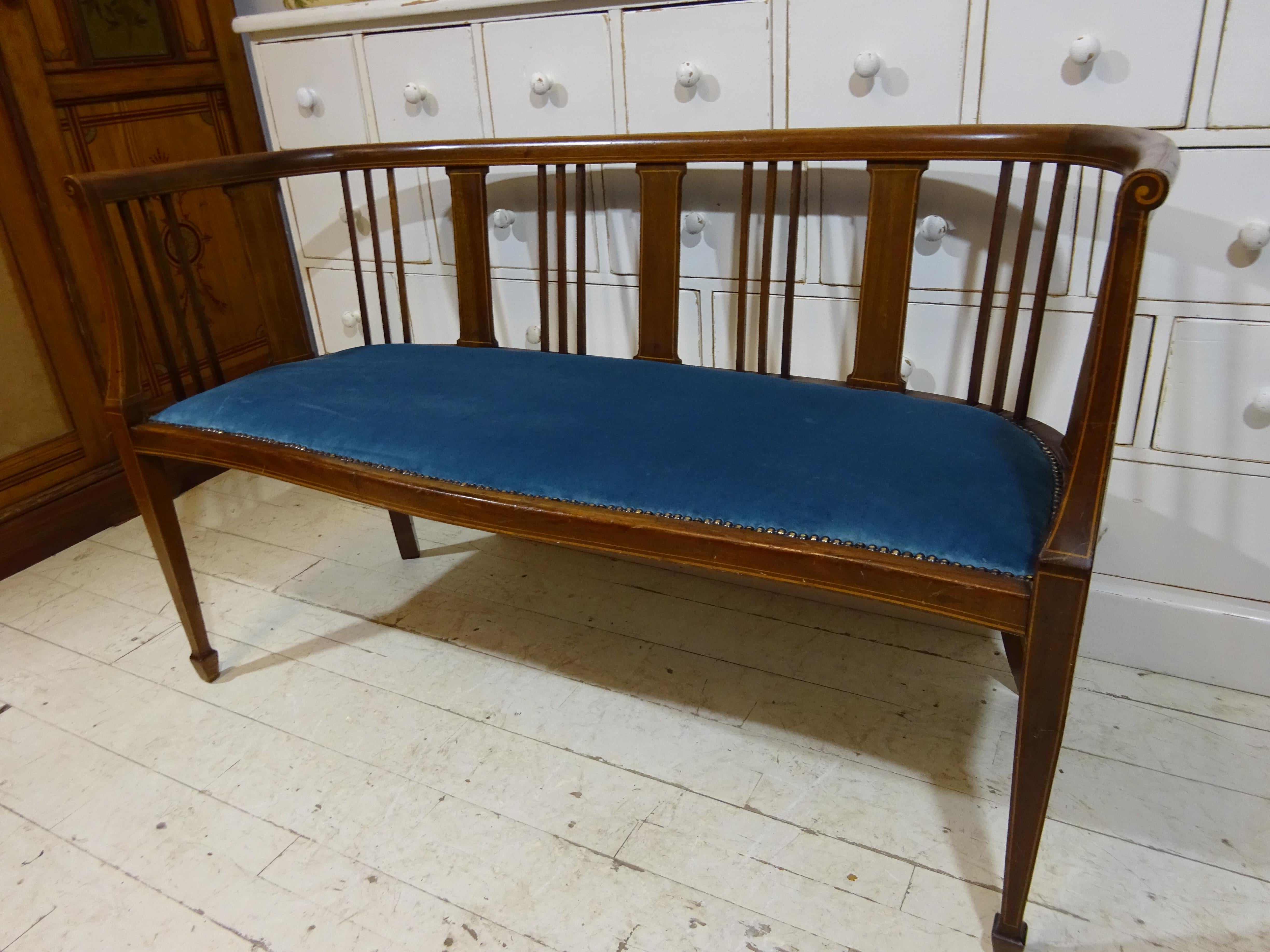 Edwardian Window Seat in Mahogany with Fruitwood Inlaid Carvings 2