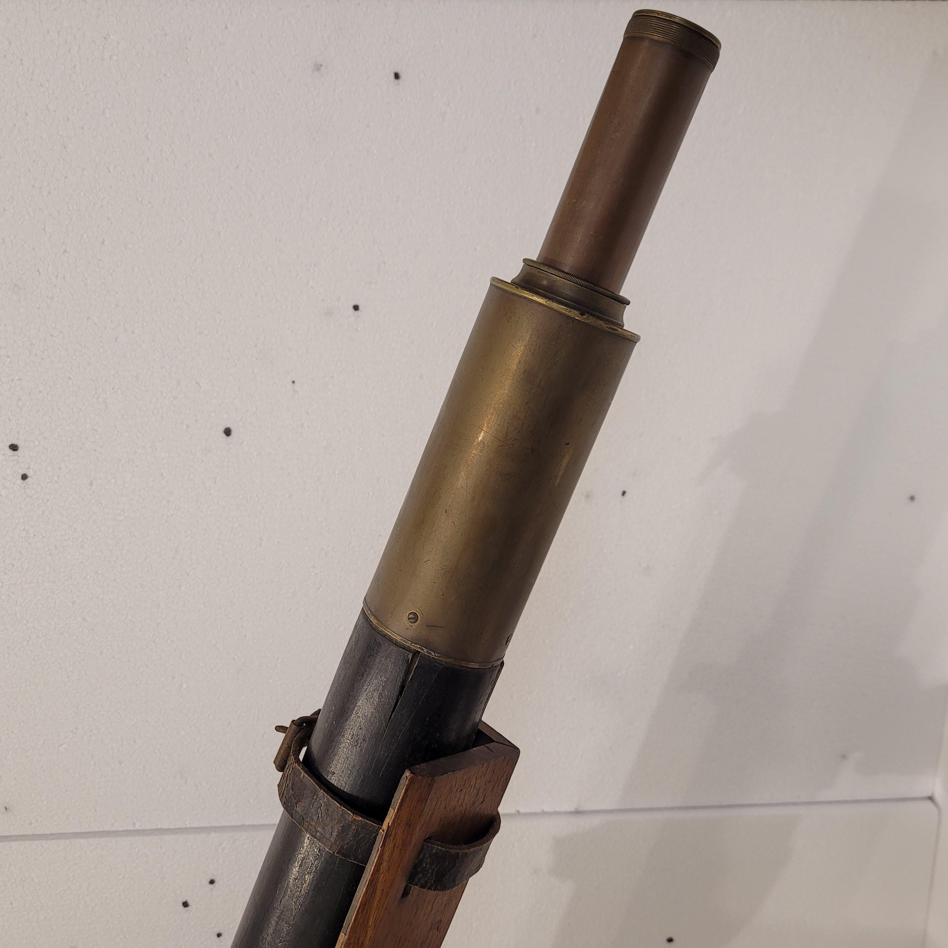 Edwardian Wooden and Leather Refracting Table Telescope England For Sale 8