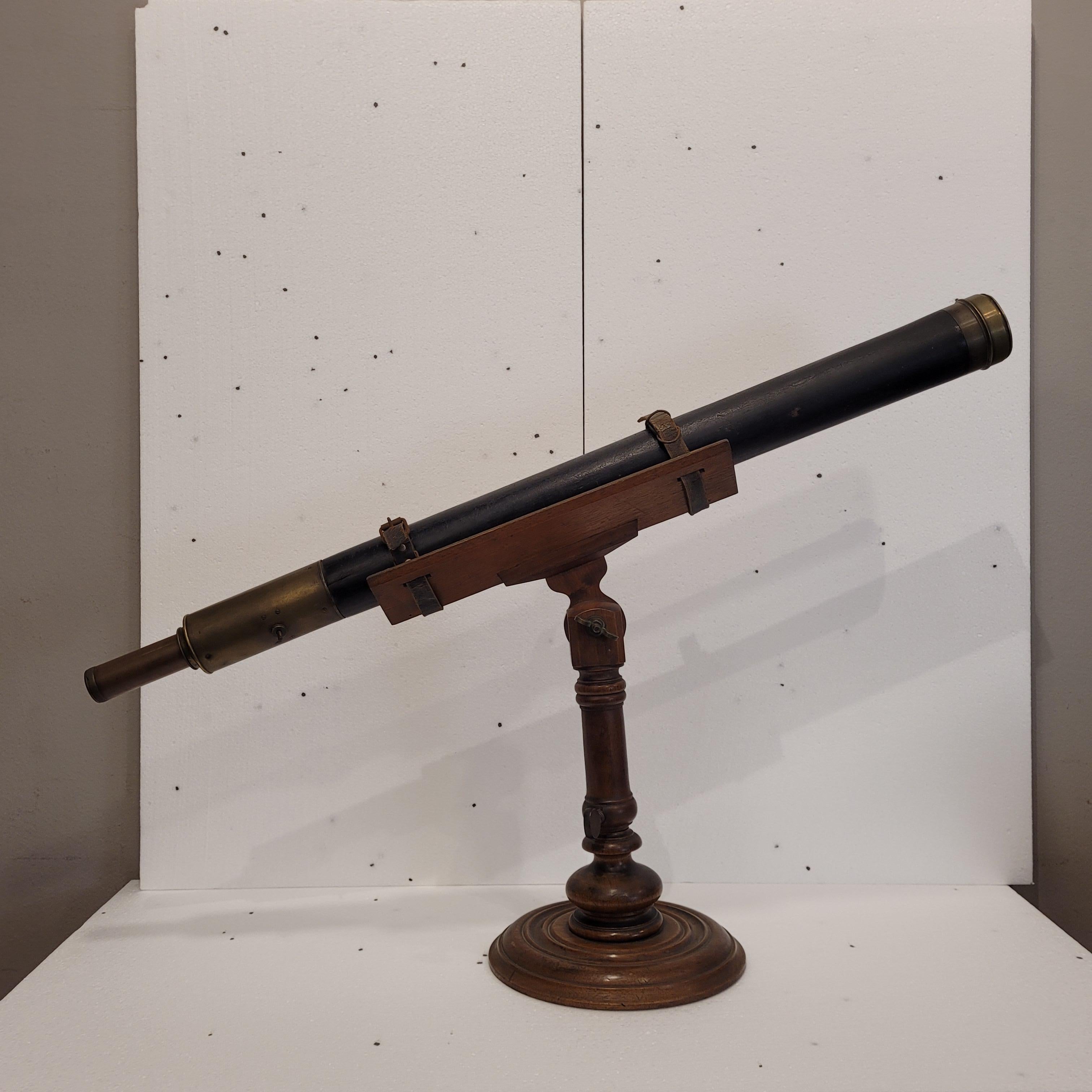Edwardian Wooden and Leather Refracting Table Telescope England In Good Condition For Sale In Valladolid, ES