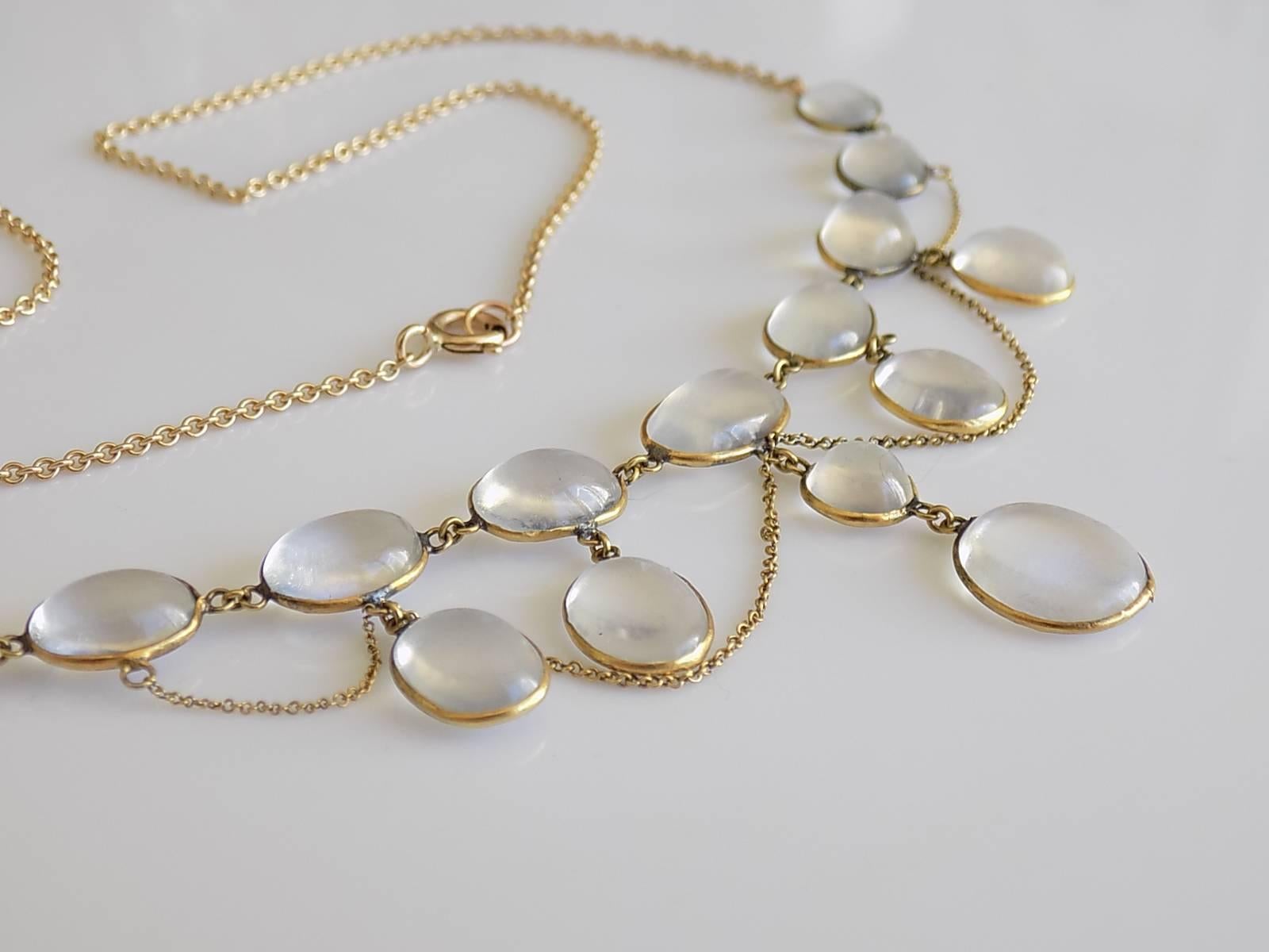 Edwardian Yellow Gold and Moonstone Necklace In Excellent Condition In Boston, Lincolnshire