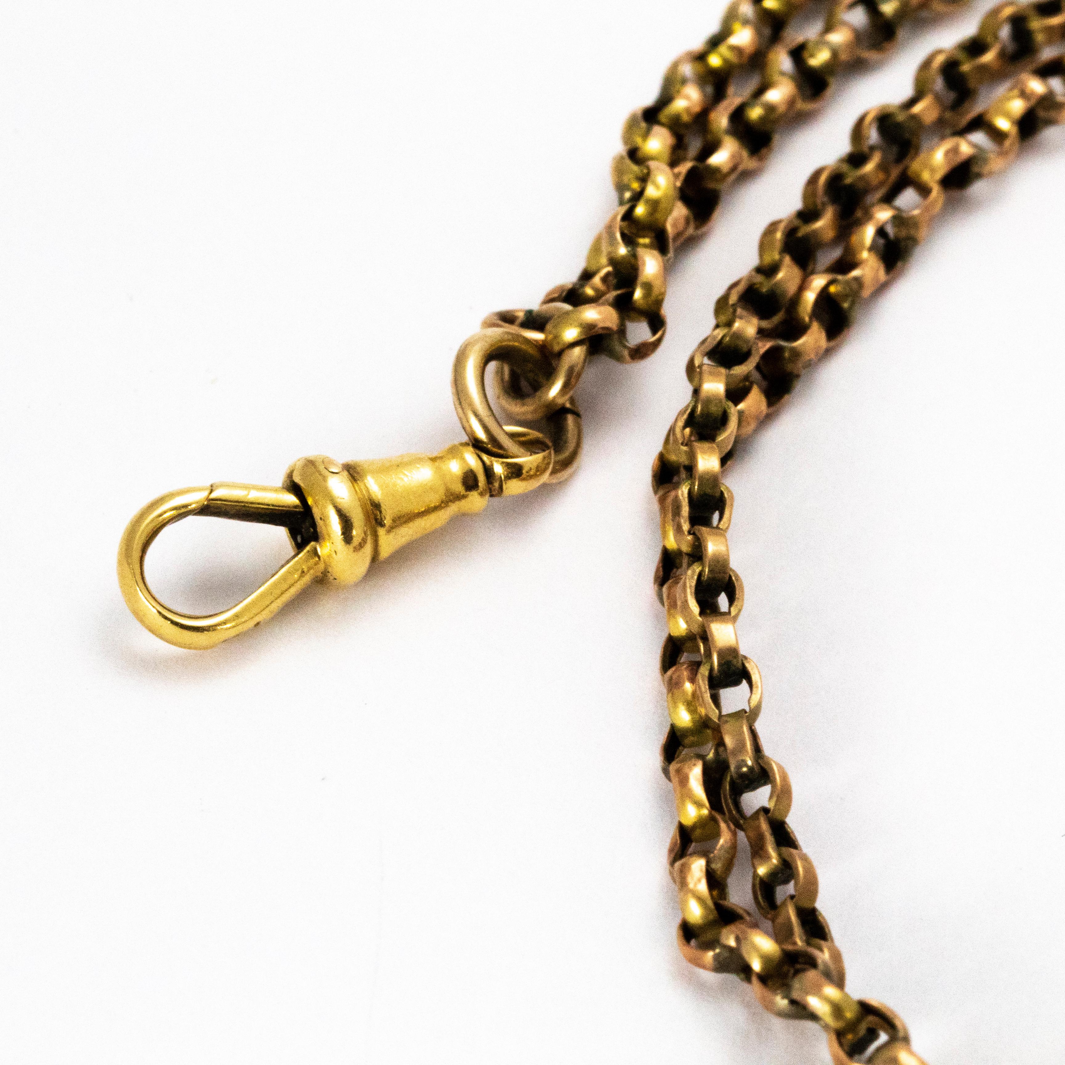 A brilliant Edwardian chain necklace with a dog clip fastening, modelling in 9 karat yellow gold. The chain has a great wearable length of 42 cm.