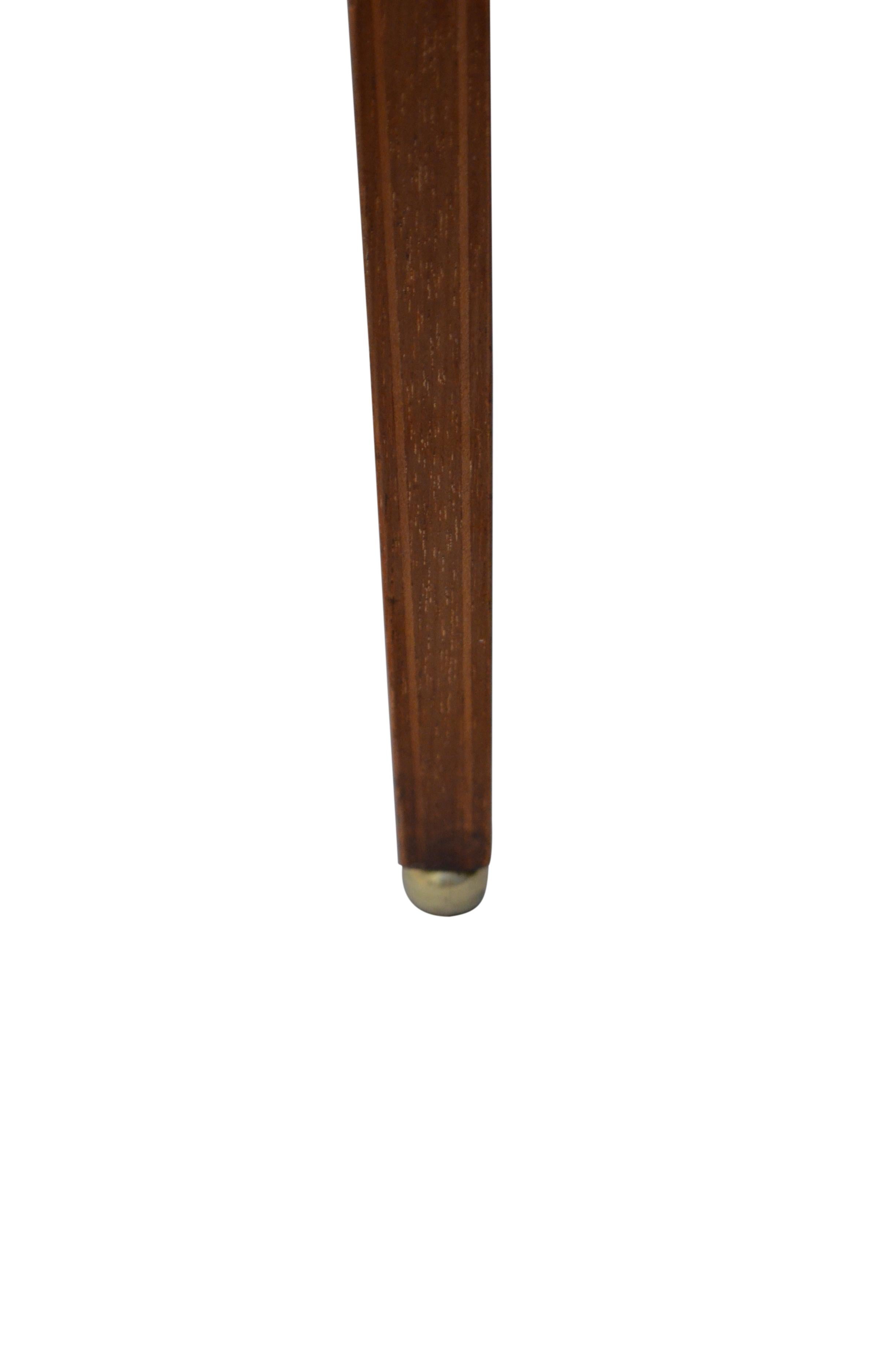 Edwards and Roberts Mahogany and Inlaid Display Table 4