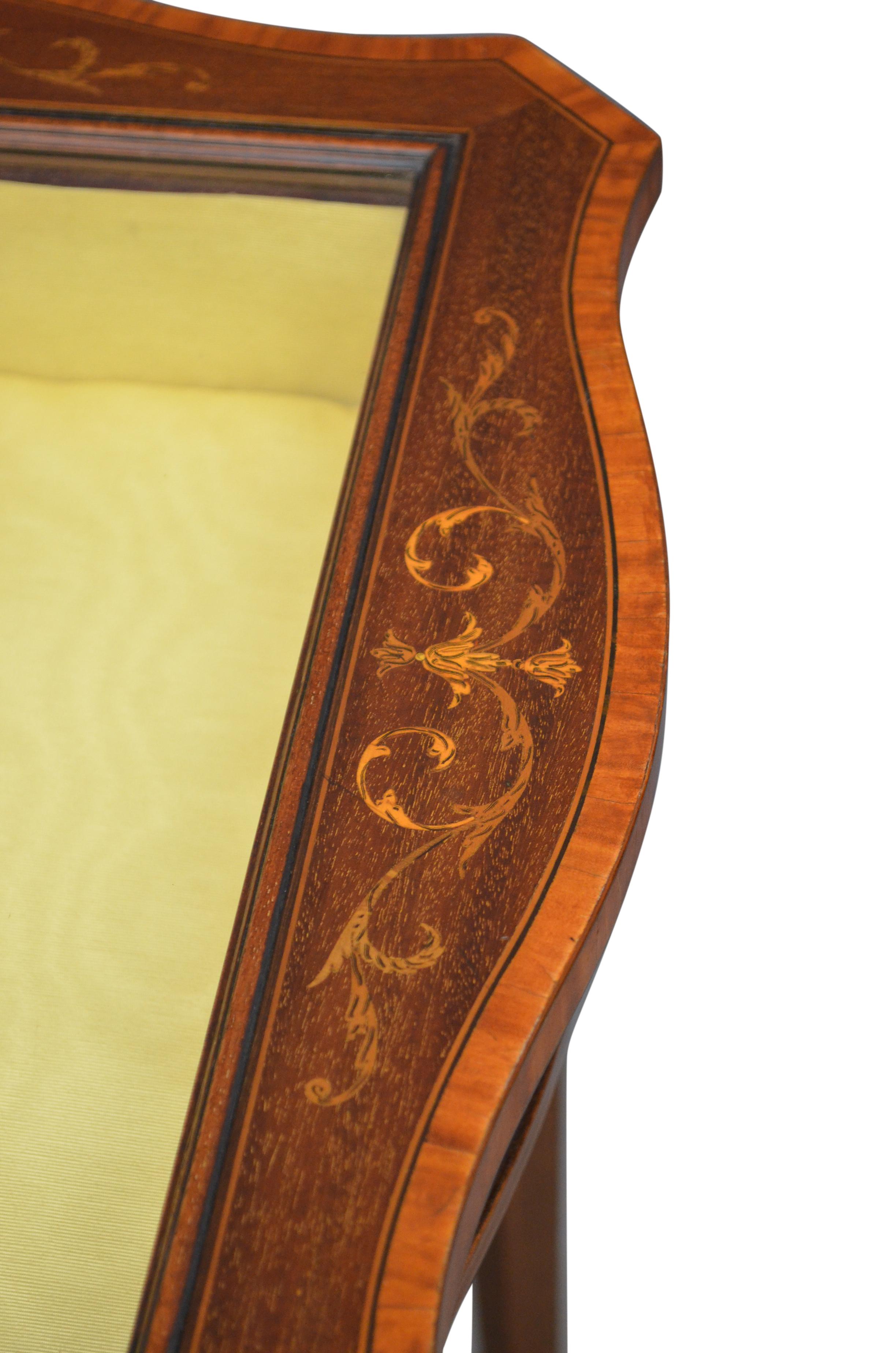 Edwardian Edwards and Roberts Mahogany and Inlaid Display Table