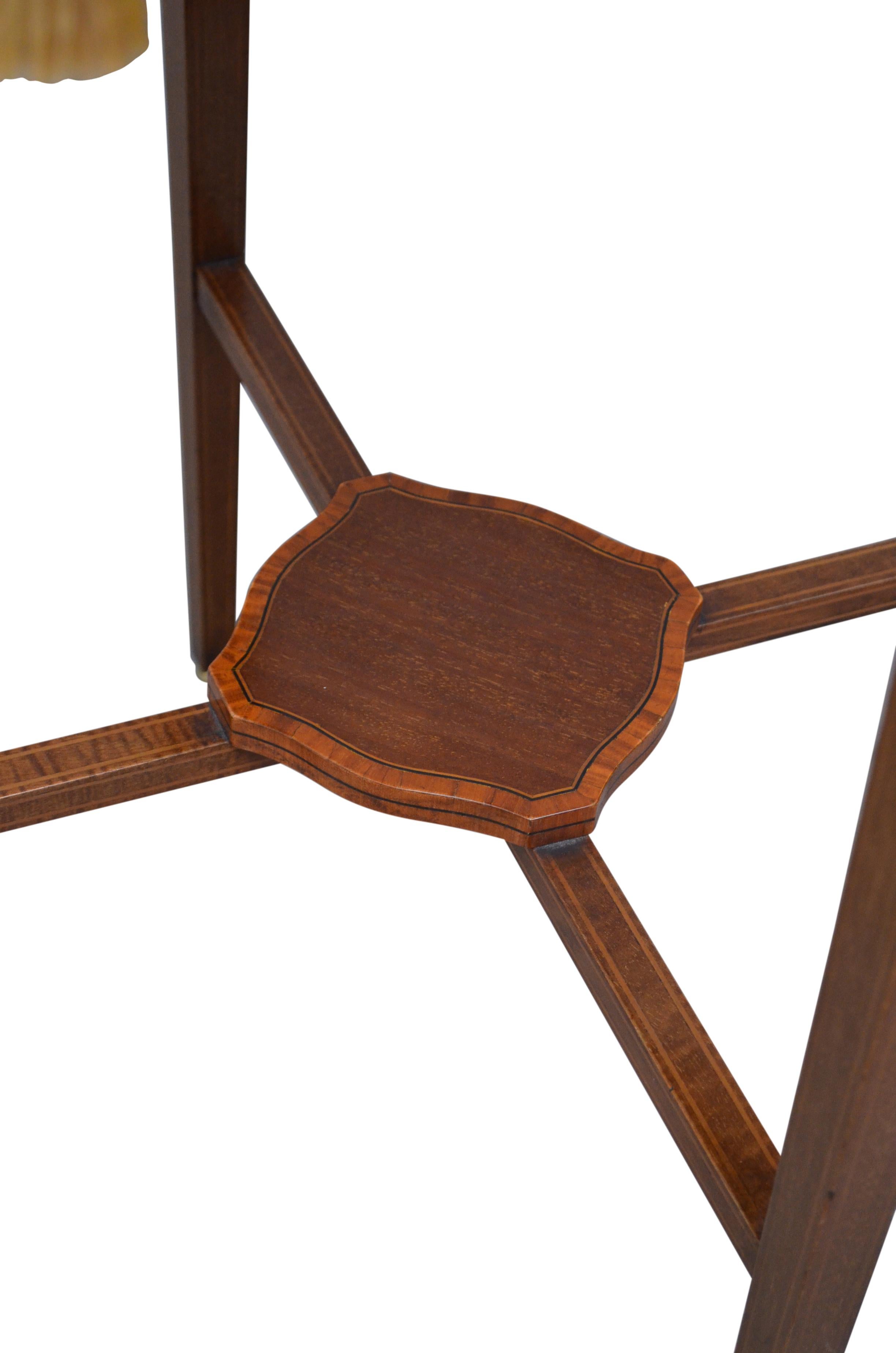 Edwards and Roberts Mahogany and Inlaid Display Table 3