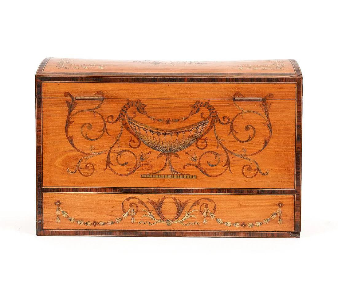 Edwards and Roberts Satinwood Box In Good Condition For Sale In Solebury, PA