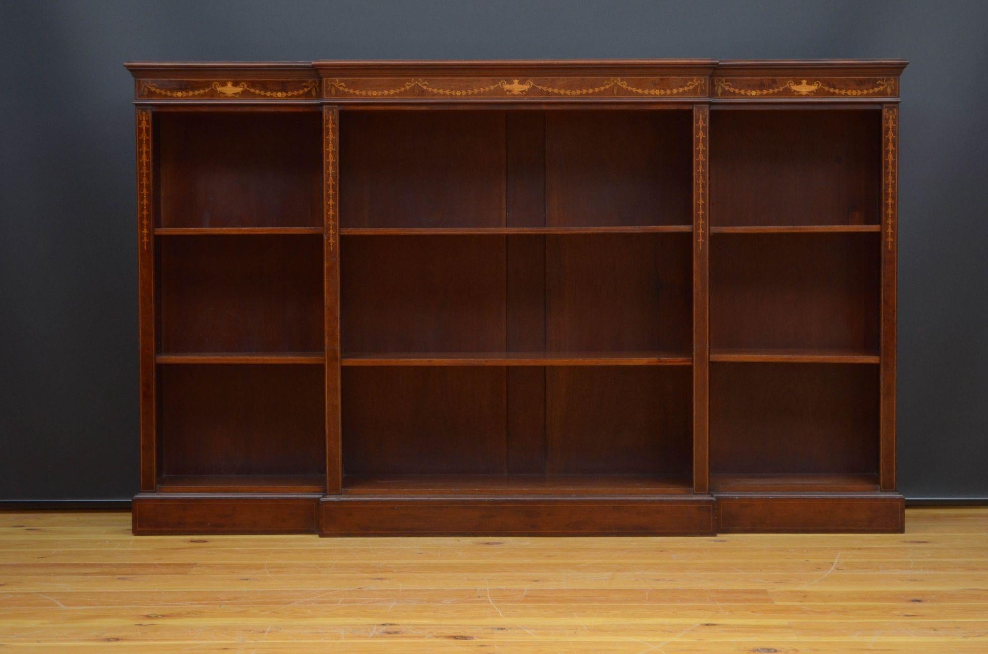 Edwards and Roberts Sheraton Revival Mahogany Open Bookcase In Good Condition For Sale In Whaley Bridge, GB