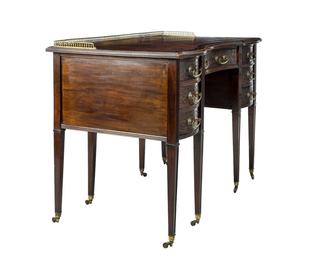 Chippendale Edwards & Roberts Mahogany Serpentine Front Ladies Desk For Sale