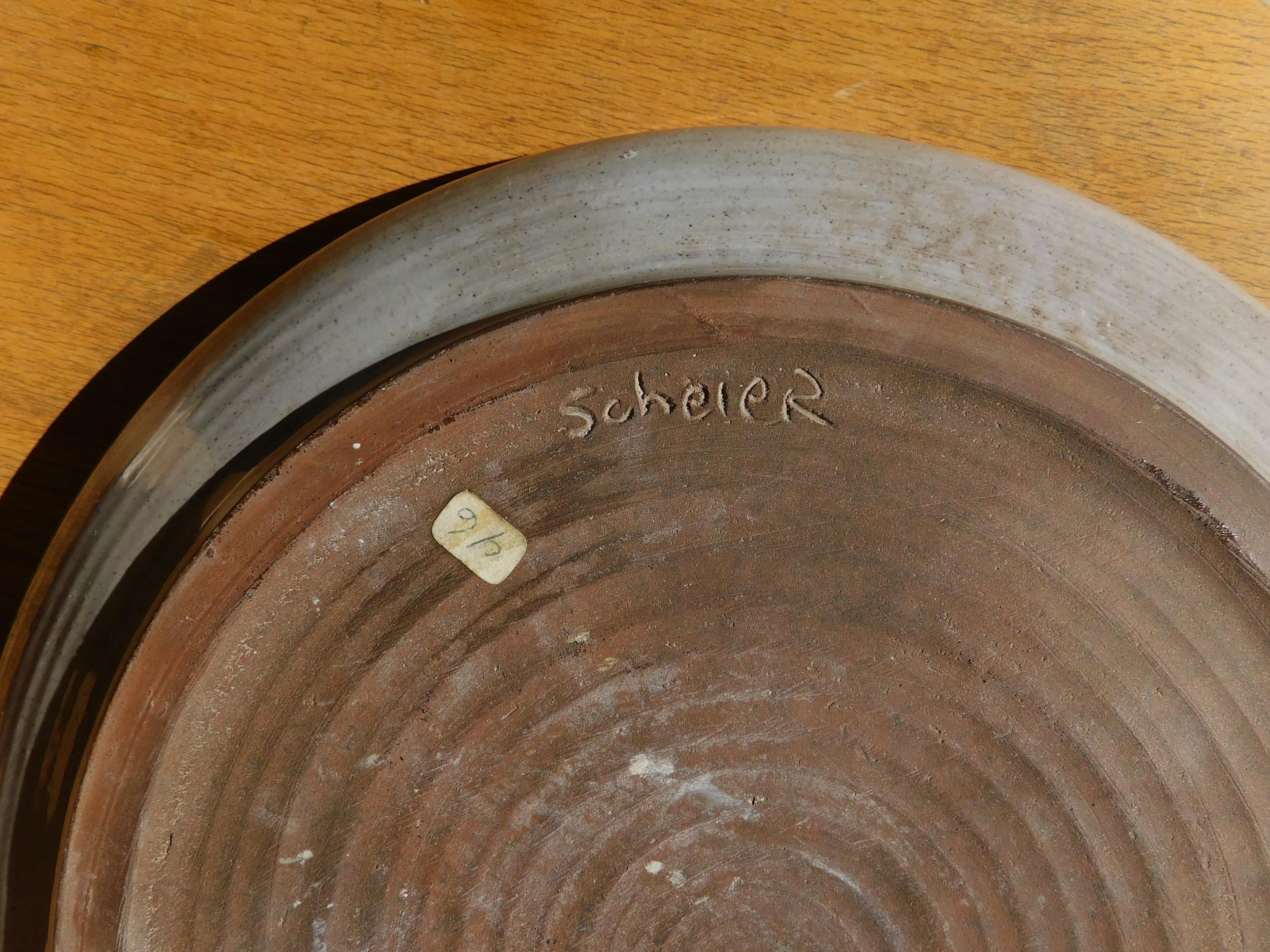 Cotto in fornace Edwin and Mary Scheier, caricatore decorato in studio Pottery in vendita