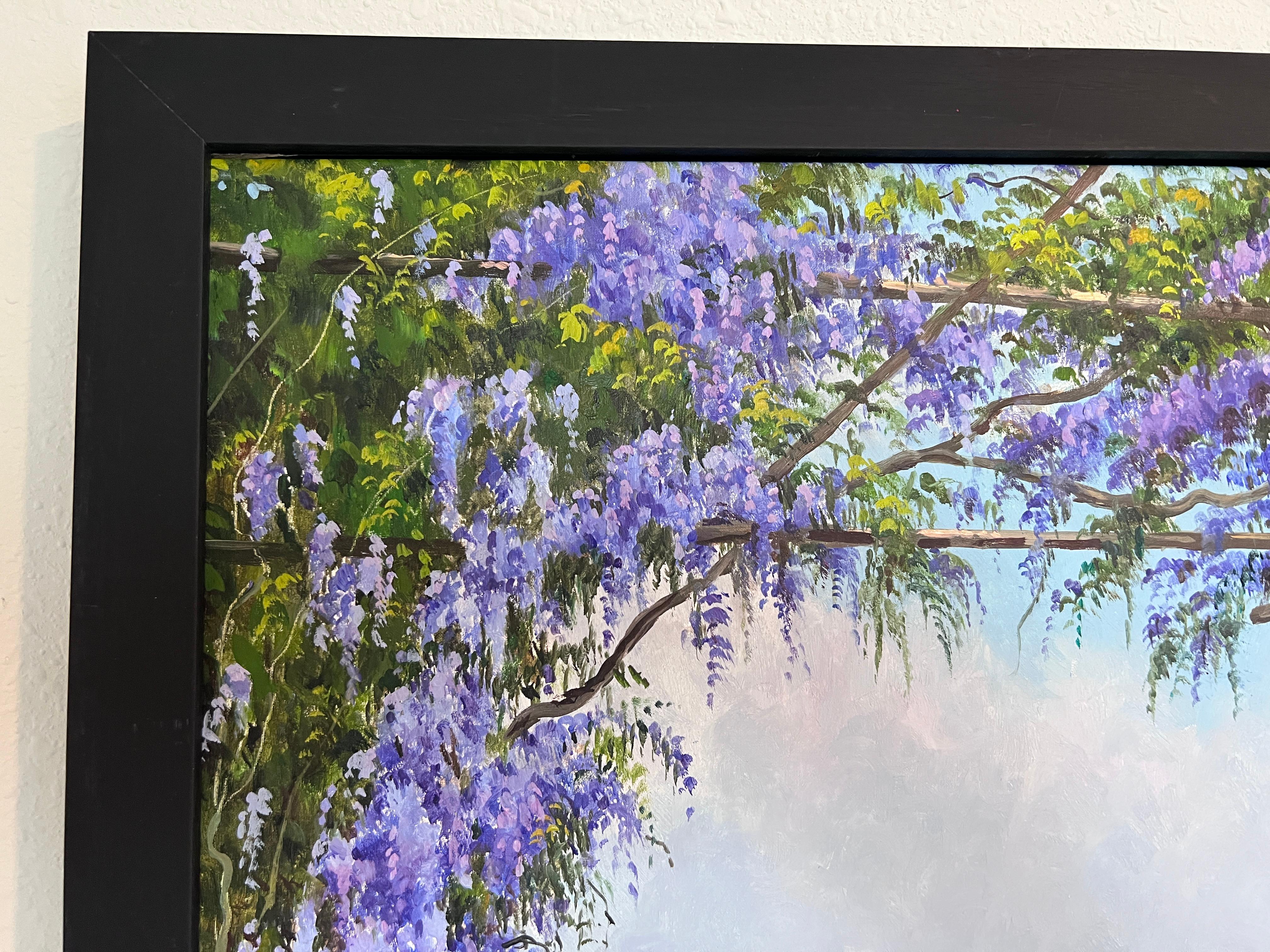 Dieses atemberaubende Ölgemälde des italienischen Künstlers Moriani zeigt eine ruhige mediterrane Terrasse mit Blick auf das Meer, umrahmt von üppigen Glyzinien und lebhaften Blumenarrangements. Die Komposition besteht aus klassischen weißen Säulen,