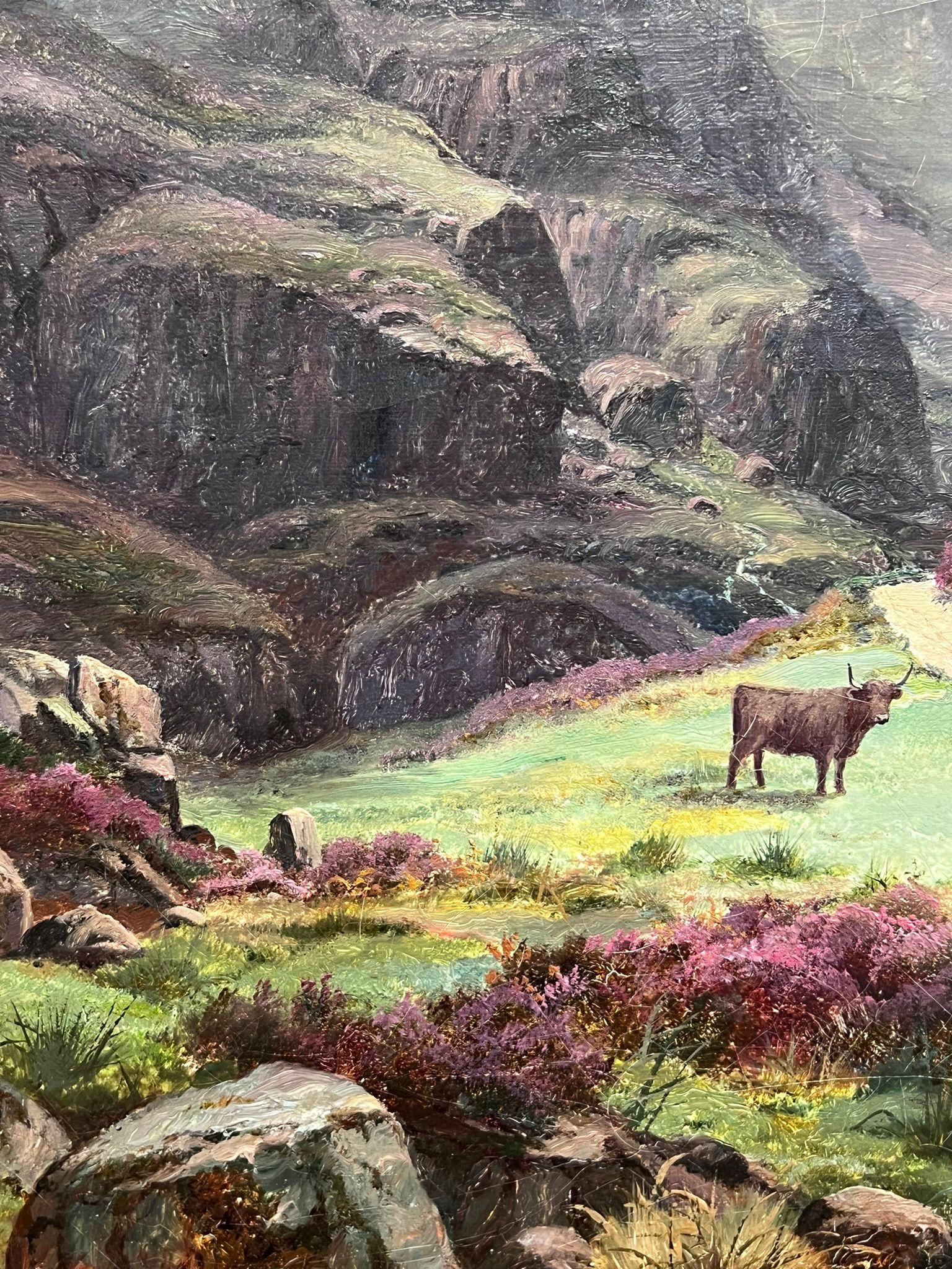Ganado de las Highlands en un majestuoso paisaje de montaña Pintura al óleo victoriana Glencoe en venta 1