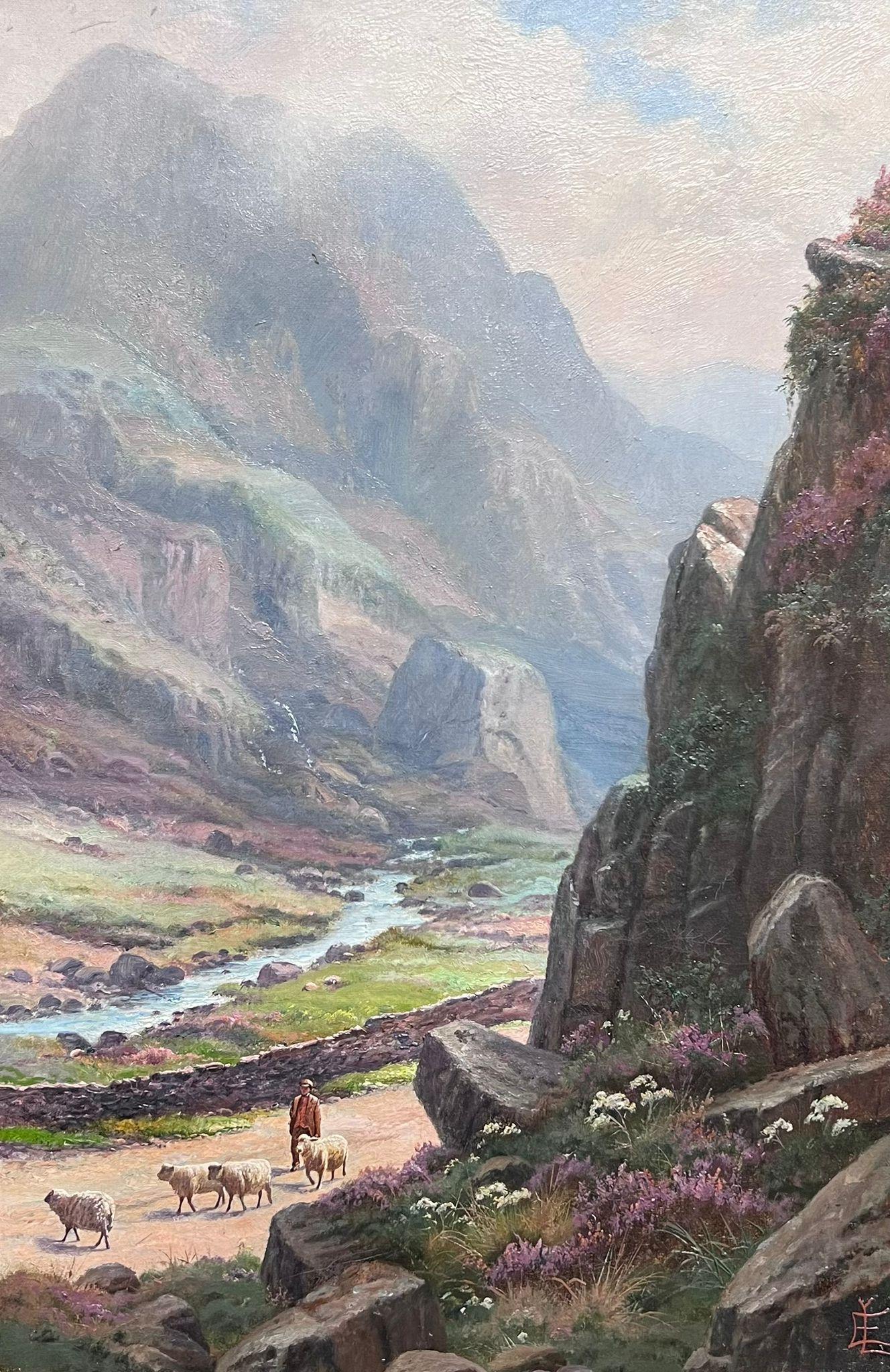 Pastore e pecore attraverso un sereno paesaggio montano Tranquillo Antico olio gallese - Painting di Edwin Longstaffe