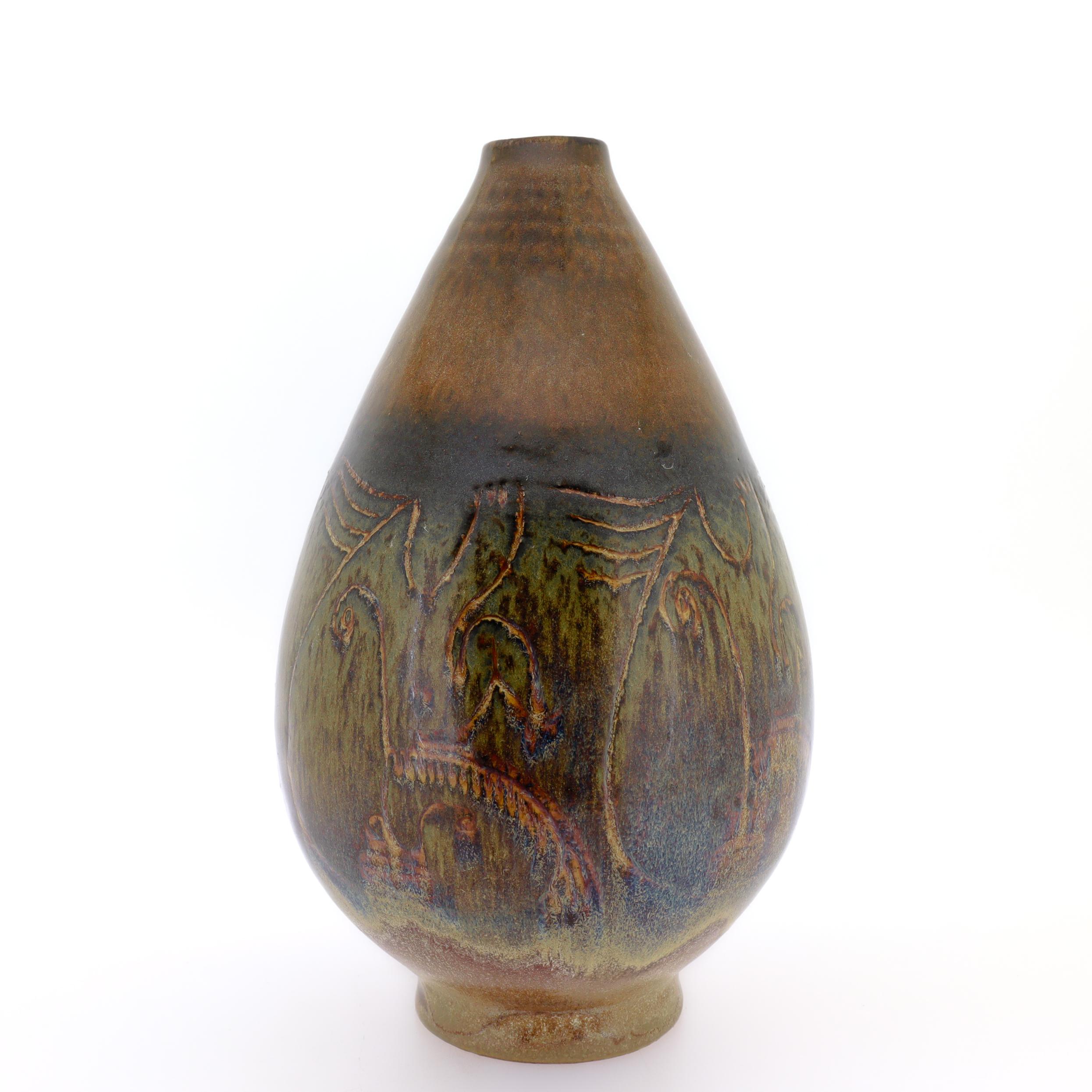 Americano Edwin and Mary Scheier Vaso modernista in ceramica d'arte con volti e figure in vendita
