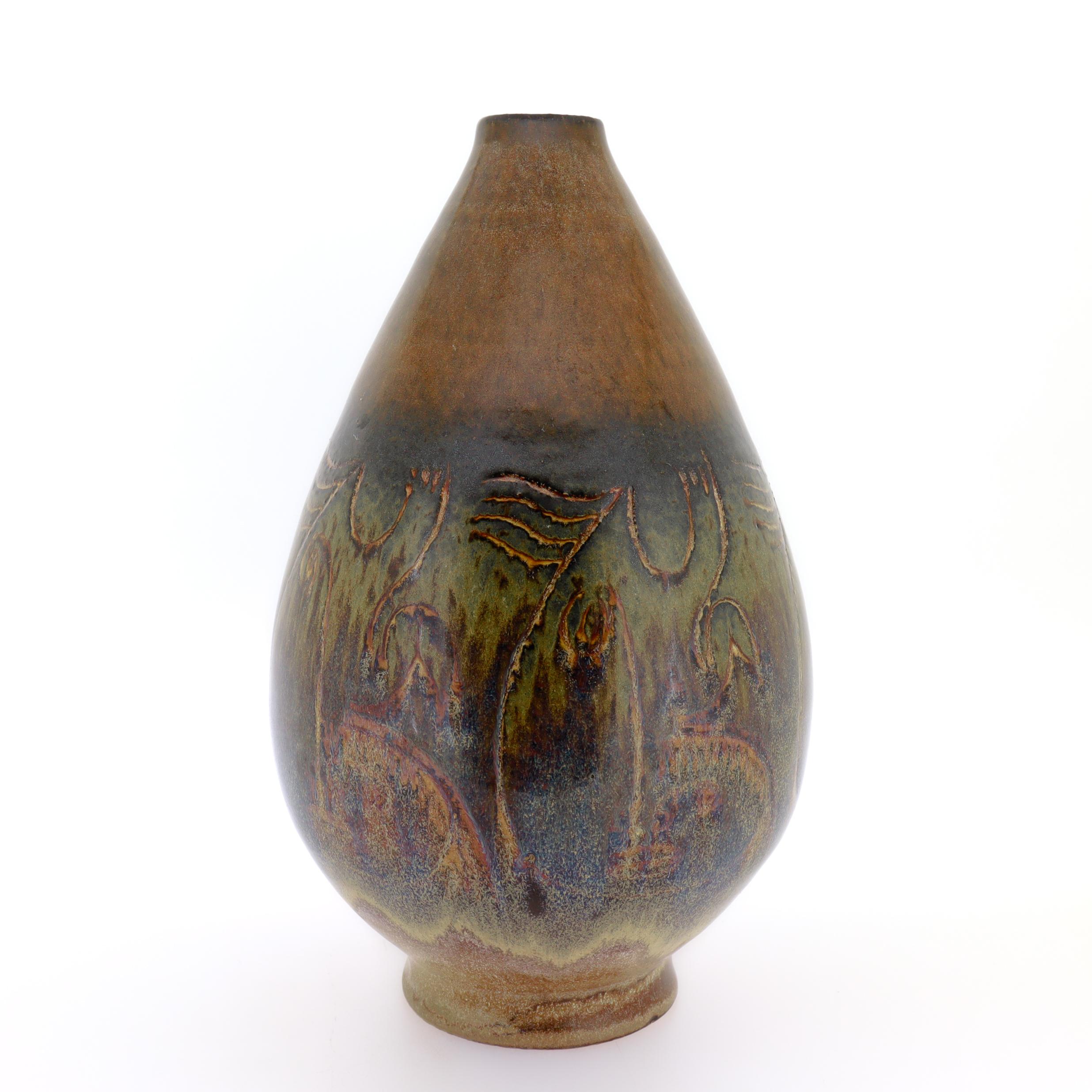 Edwin and Mary Scheier Vaso modernista in ceramica d'arte con volti e figure In condizioni buone in vendita a Philadelphia, PA