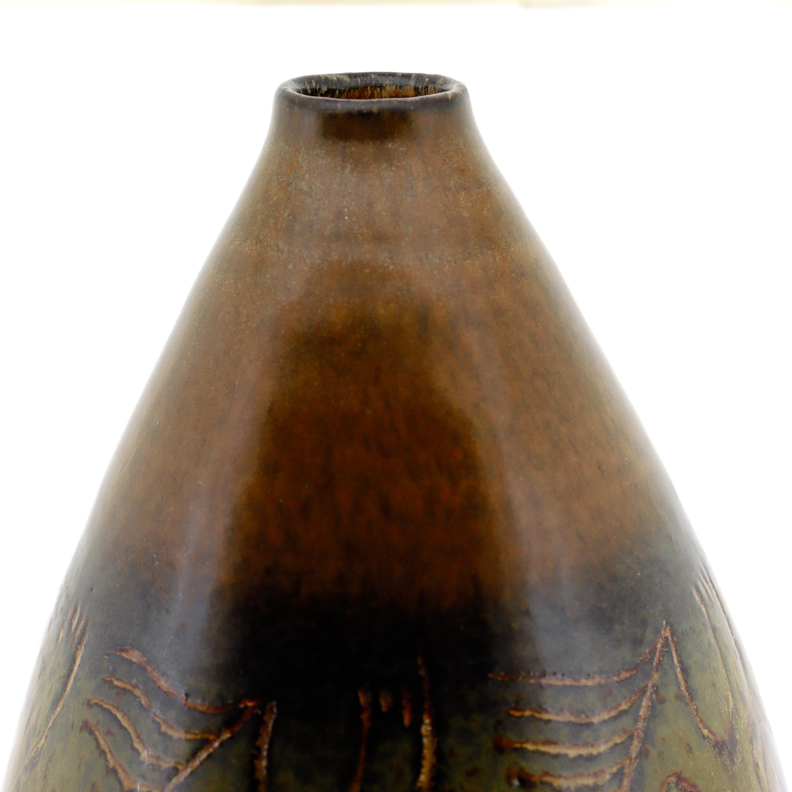 XX secolo Edwin and Mary Scheier Vaso modernista in ceramica d'arte con volti e figure in vendita