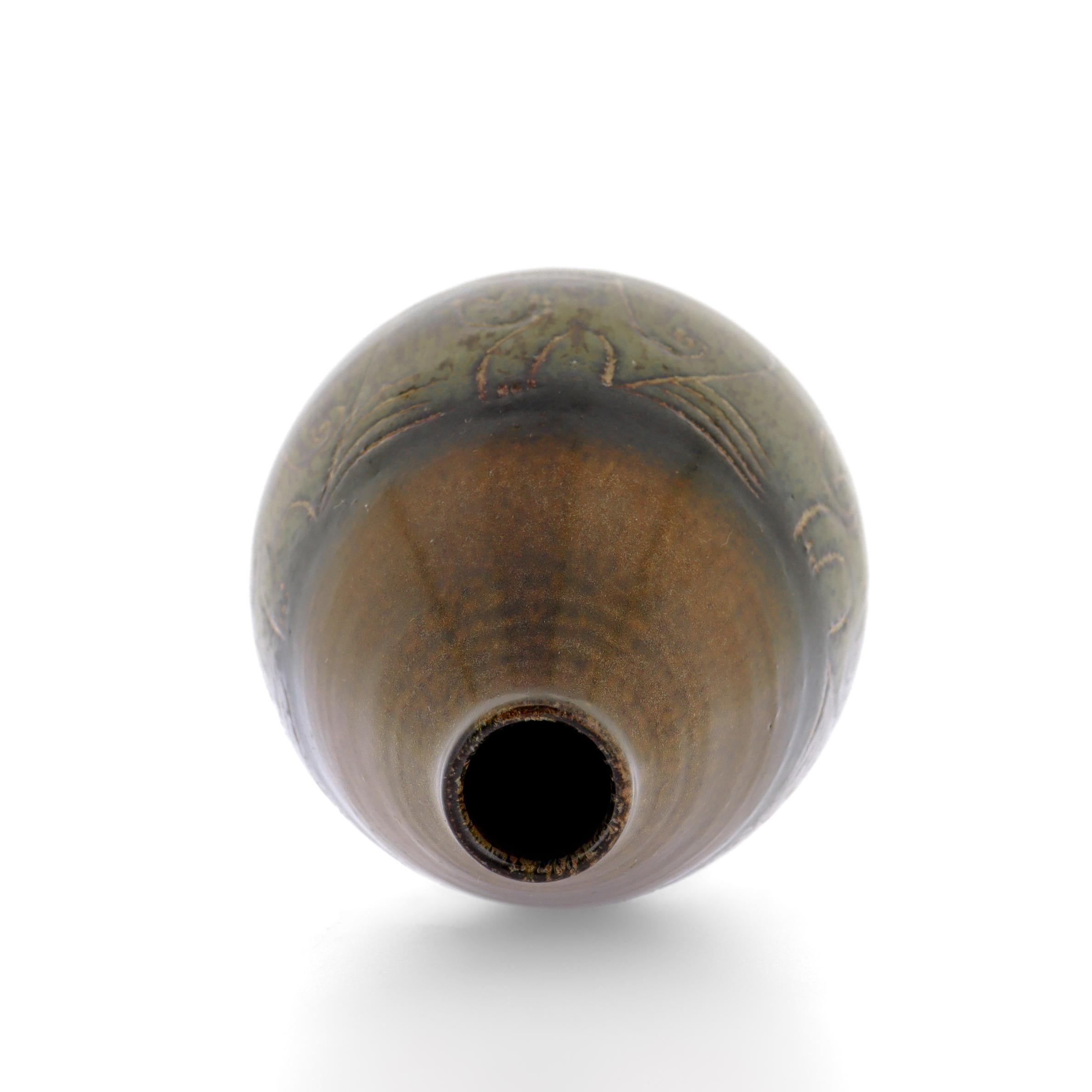 Edwin and Mary Scheier Vaso modernista in ceramica d'arte con volti e figure in vendita 1
