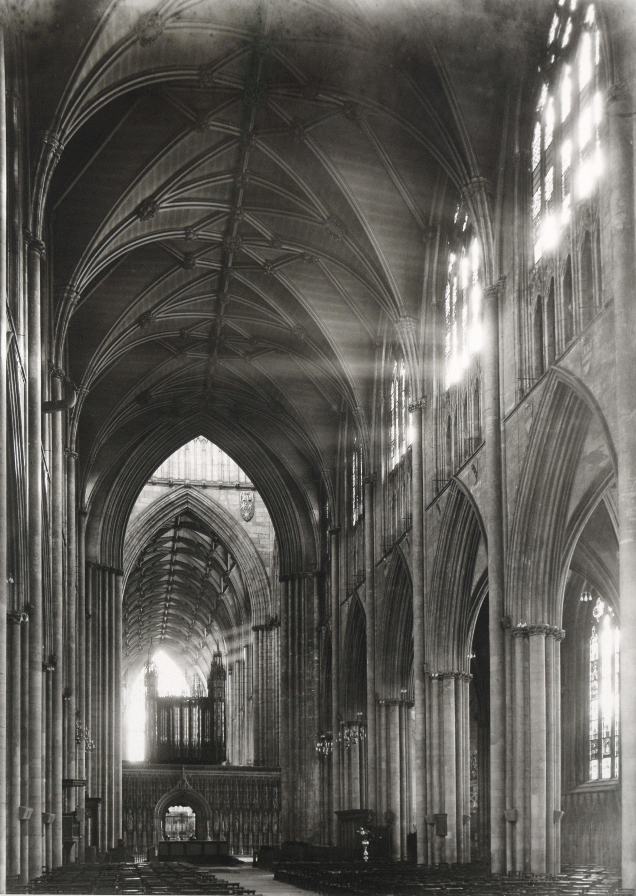 York Minster Minsterkathedrale, das Kirchenschiff mit Blick nach Osten Innenaufnahme – Photograph von Edwin Smith