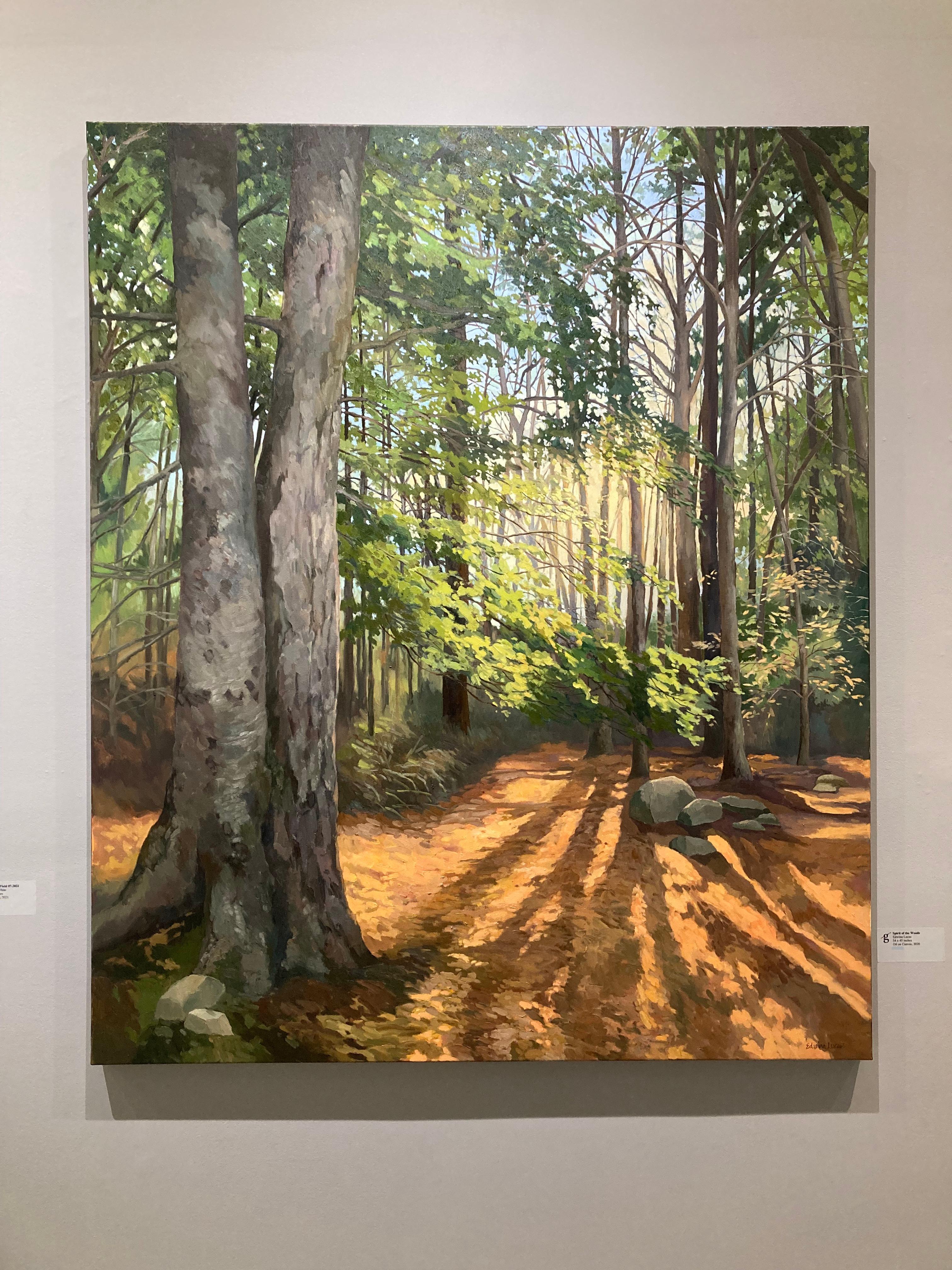 « Spirit of the Woods », réalisme américain, lumière traversant la forêt - Painting de Edwina Lucas
