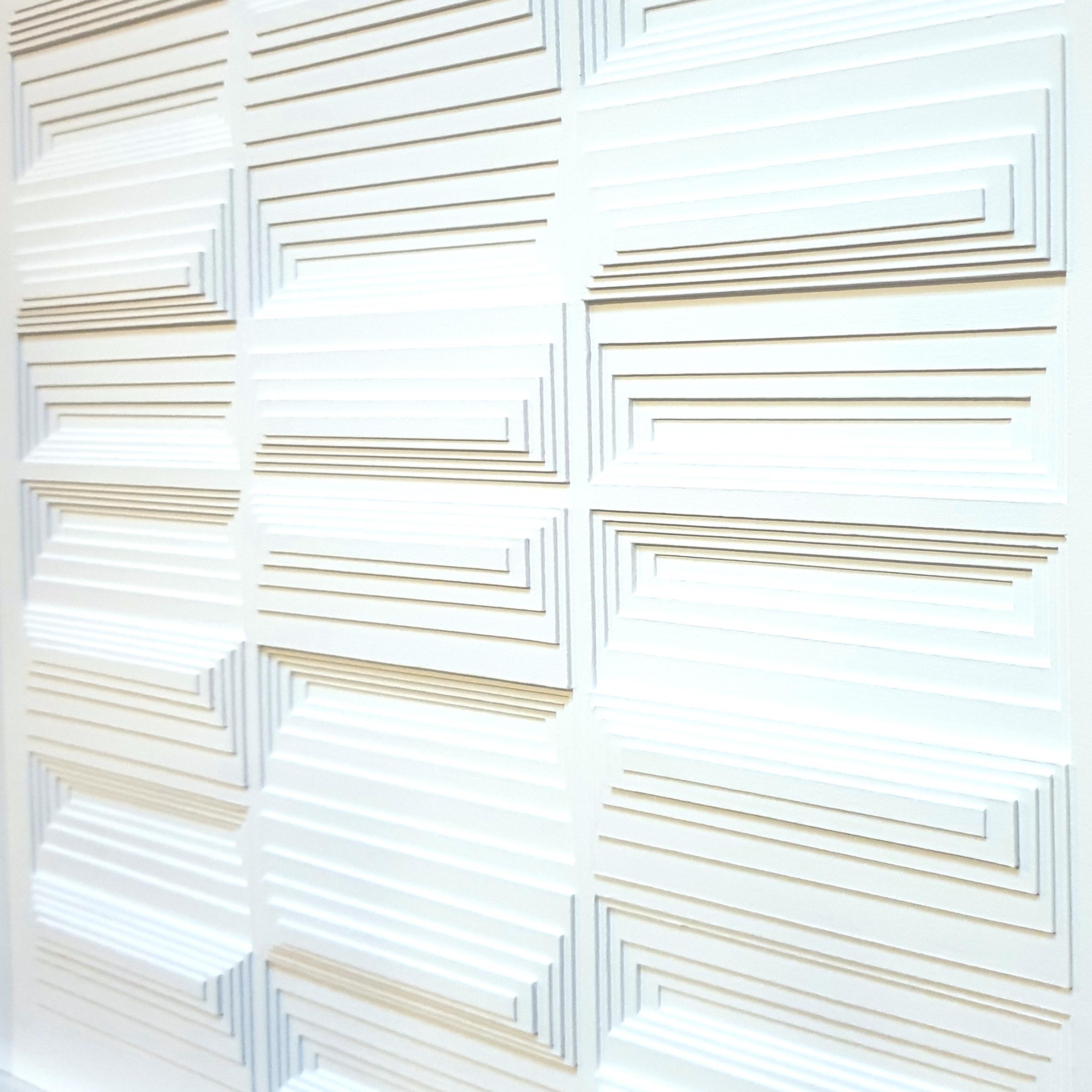 BB1219 is a unique one-of-a-kind contemporary modern painting relief by Dutch artist Eef de Graaf. The relief is made from meticulously hand cut cardboard elements finished with a matt white acrylic paint. This art work is mounted in a simple white
