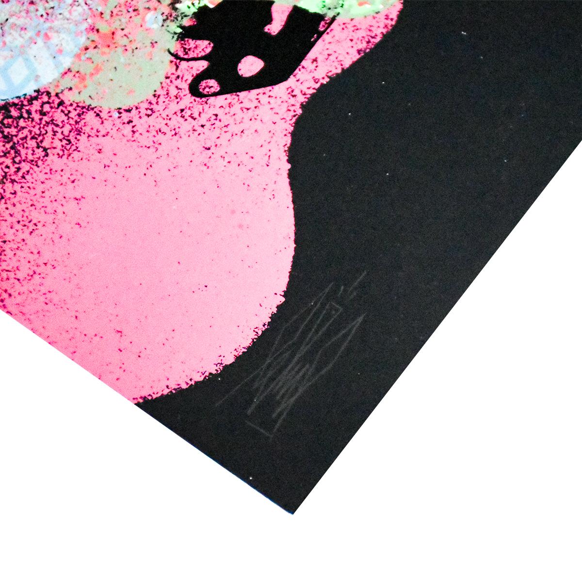 Très belle femme avec des couleurs étonnantes sur ce tirage ultra rare d'Eelus.
Rêve et surréalisme sur papier noir.
Très rare édition à l'épreuve de l'imprimeur de seulement 20 exemplaires.
Signé à la main et numéroté par Eelus.
Gaufrage Eelus en
