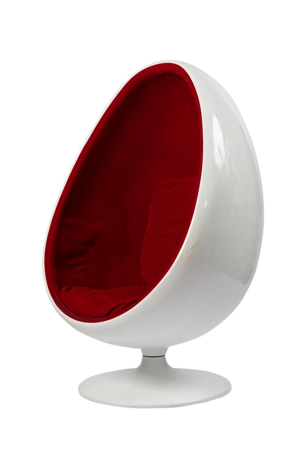 Scandinavian Modern Eggg chair, 1990s