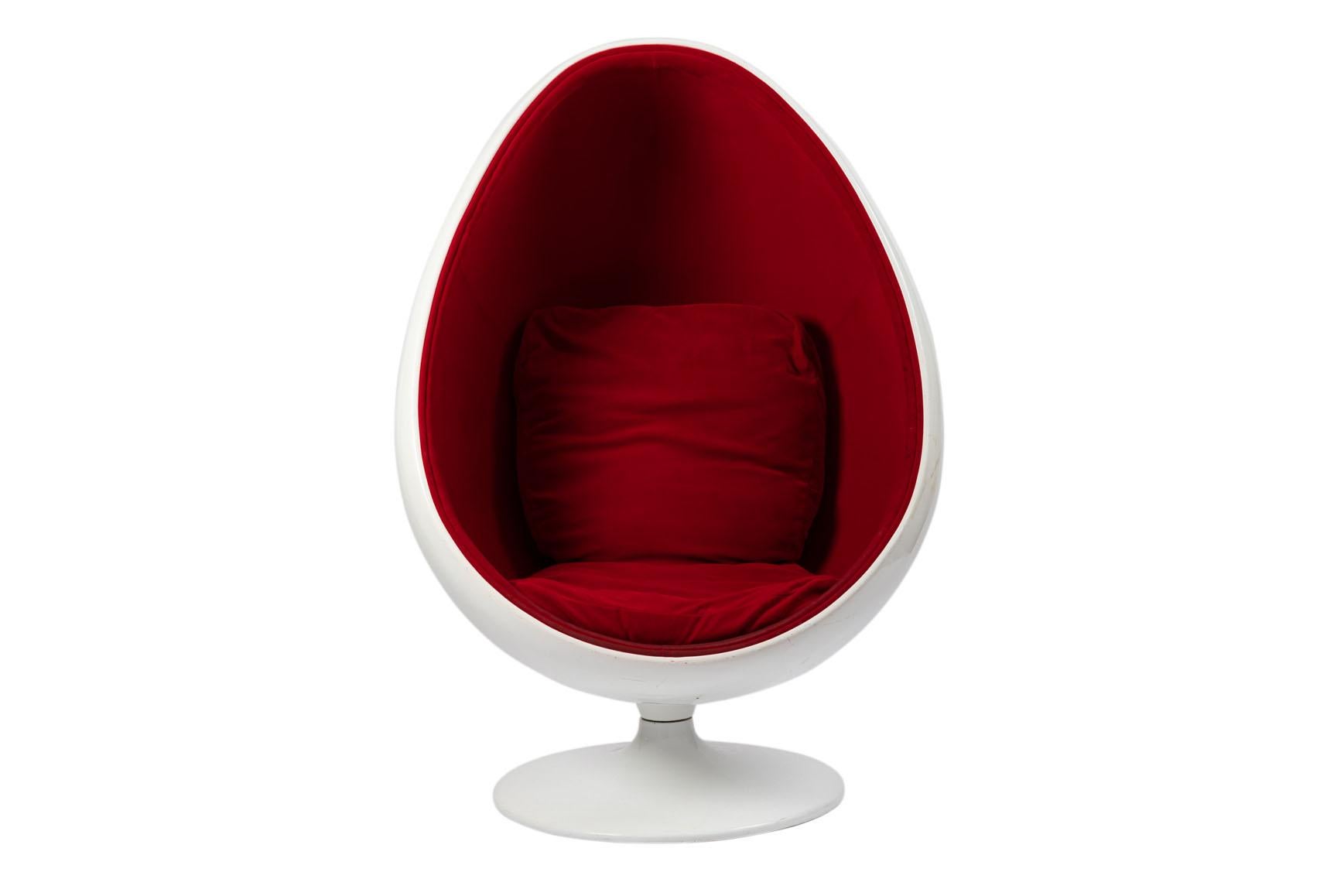 Scandinavian Eggg chair, 1990s