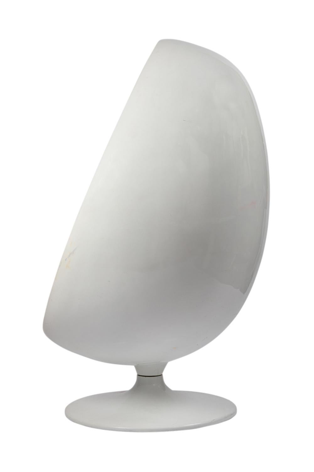 Late 20th Century Eggg chair, 1990s