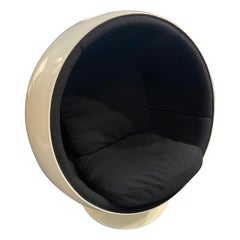 Eero Aarnio:: Ball Chair Black and White:: Edition Adelta:: 1986