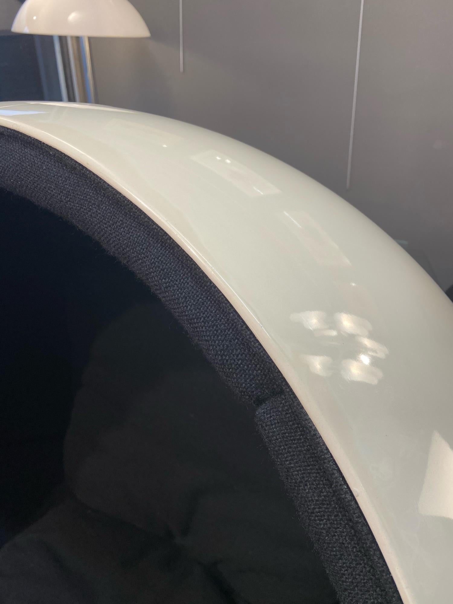 European Eero Aarnio, Ball Chair Black and White, Edition Adelta, 1986