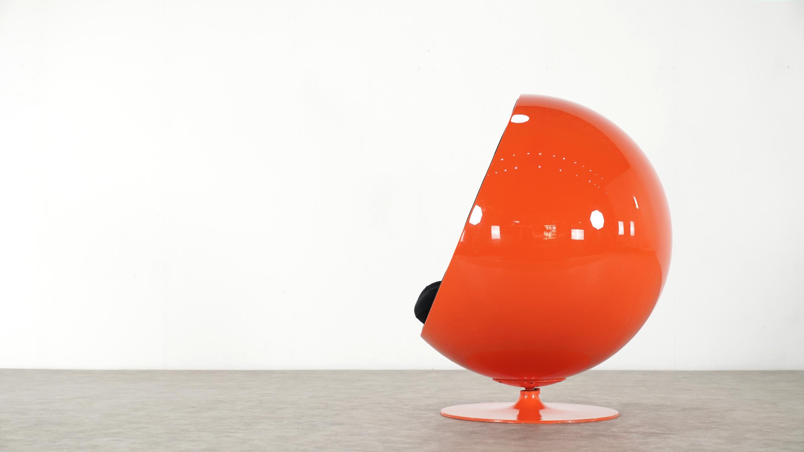 Mid-Century Modern Eero Aarnio, Ball Chair by Asko, Signed 1, Edition in Bright Orange 1963 Finland