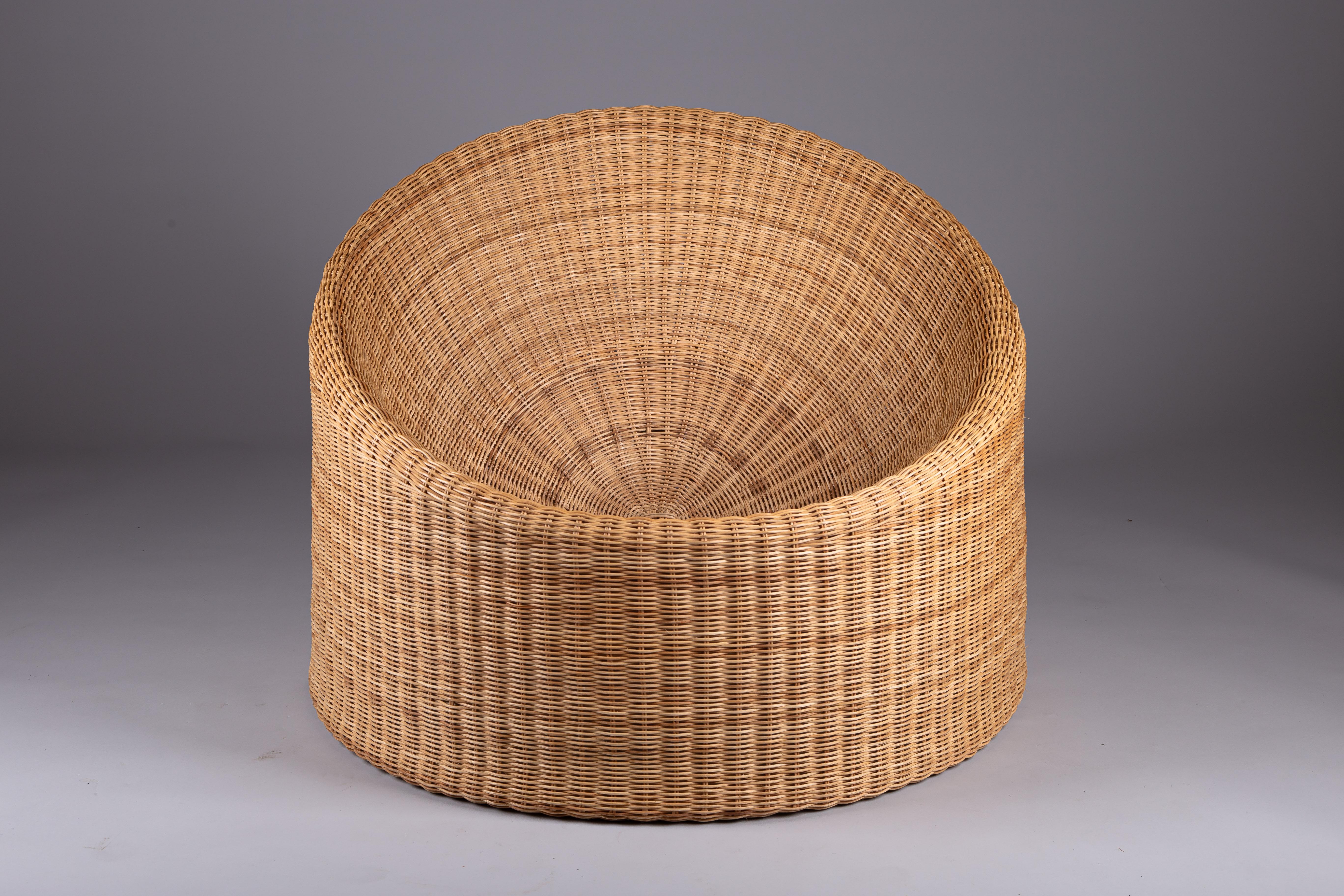 Eero Aarnio, elephant boot rattan chair, Finland In Good Condition In Turku, Varsinais-Suomi