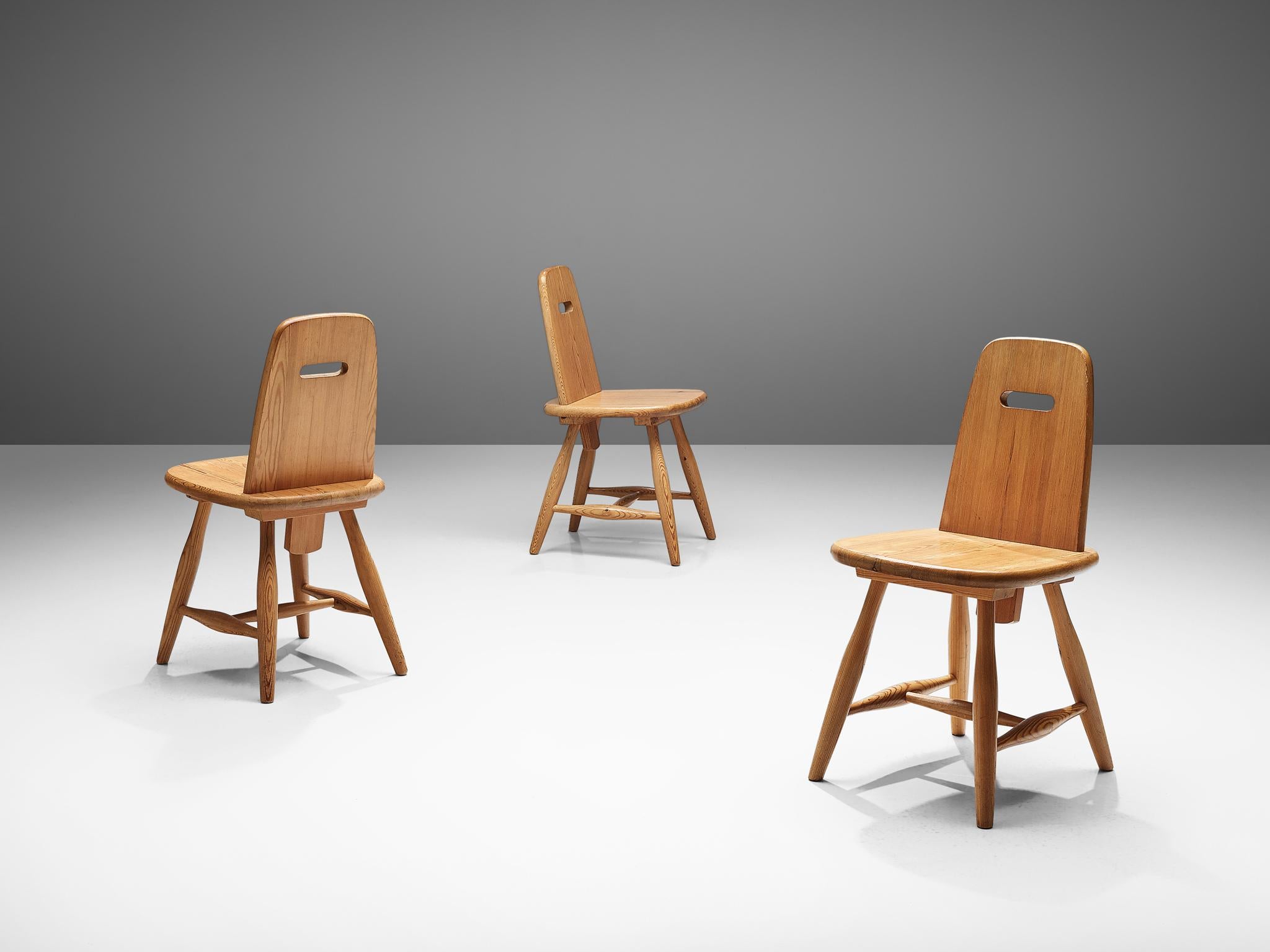 Ensemble de six chaises de salle à manger en pin massif Eero Aarnio pour Laukaan Puu  en vente 1