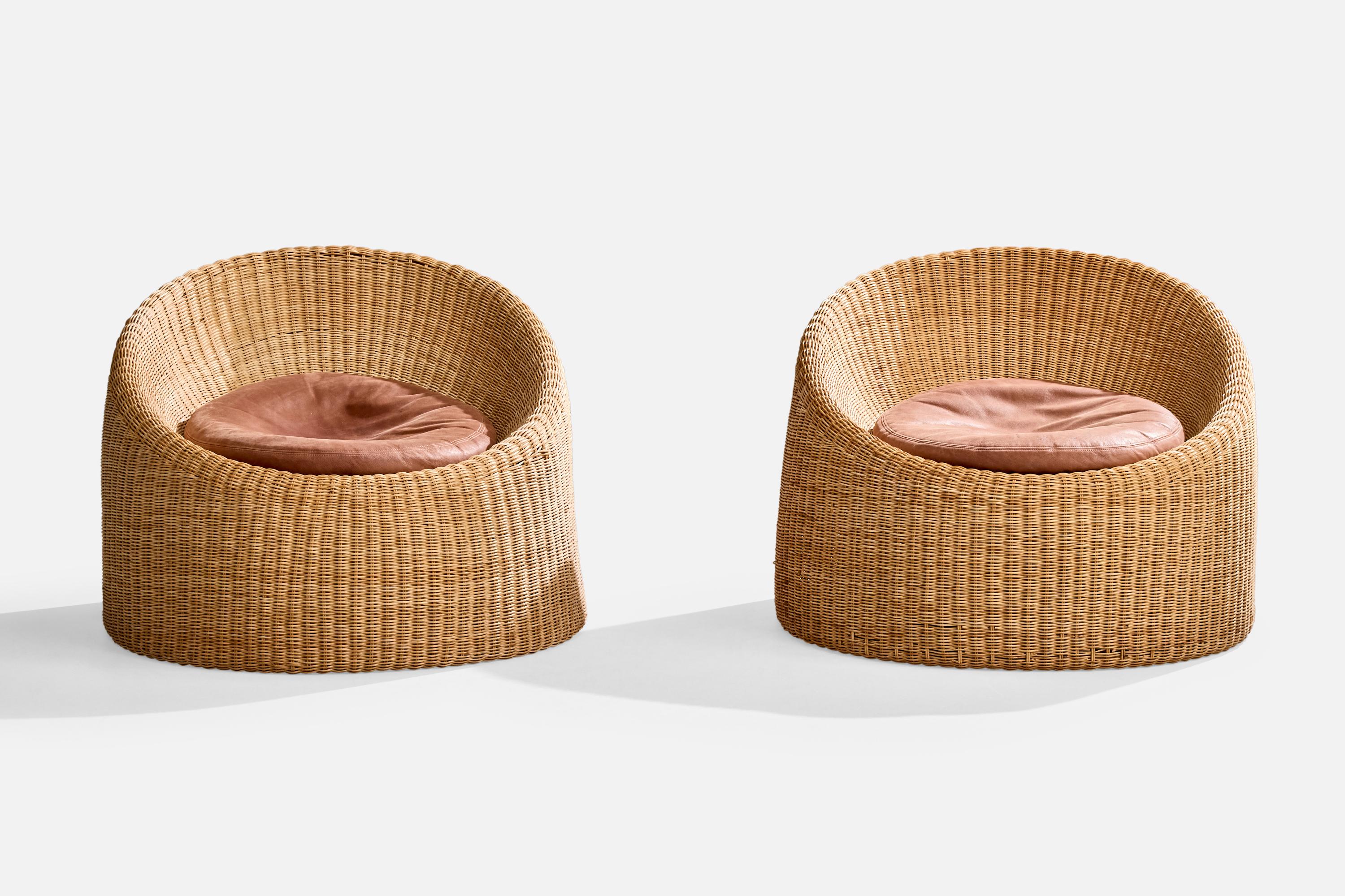 Finlandese Eero Aarnio, Sedie da salotto, rattan, pelle, Finlandia, anni '70 in vendita