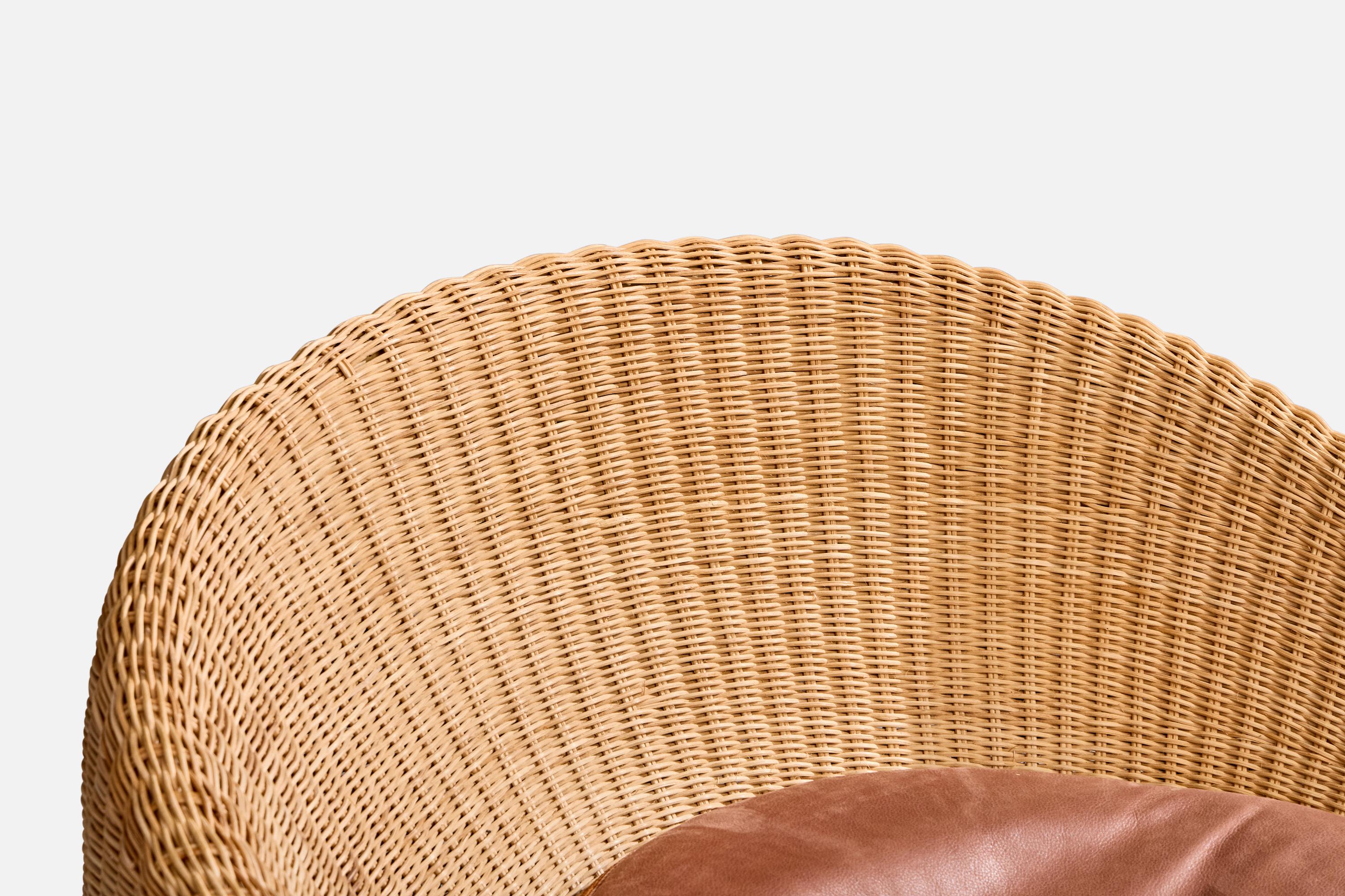 Eero Aarnio, Sedie da salotto, rattan, pelle, Finlandia, anni '70 in vendita 2