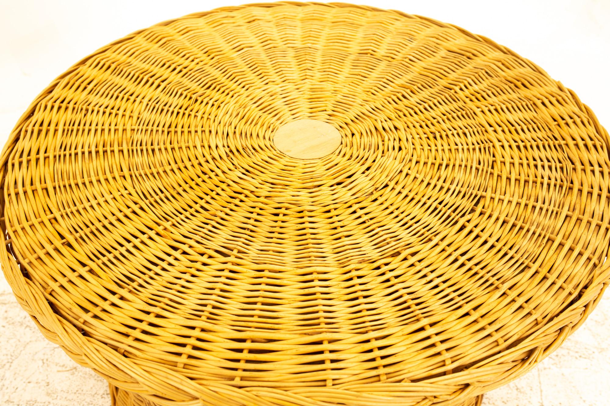 Eero Aarnio Mid Century Wicker Side End Table Ottoman In Good Condition In Countryside, IL