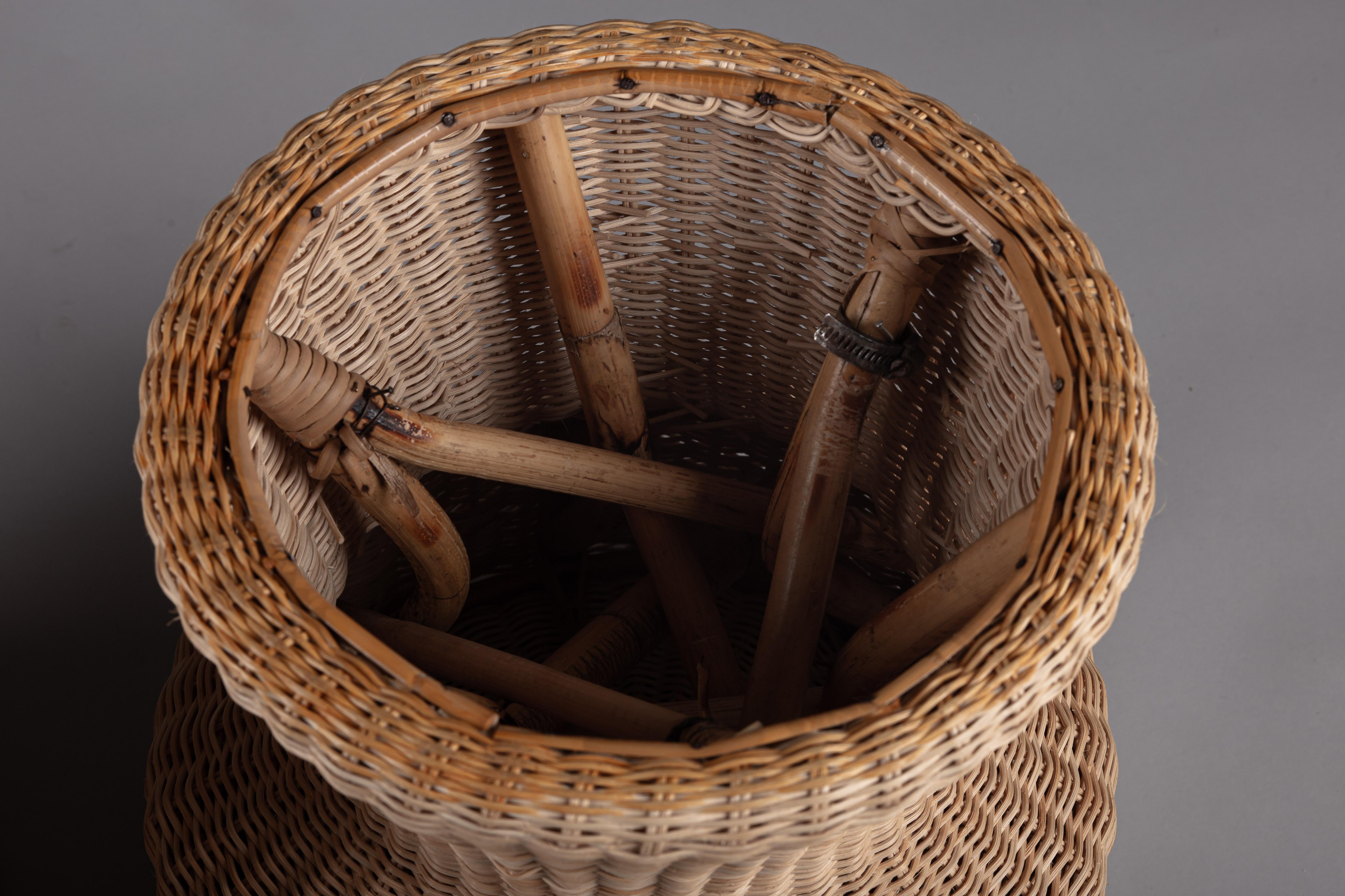 Eero Aarnio, pair of rattan Juttu stools In Good Condition For Sale In Turku, Varsinais-Suomi