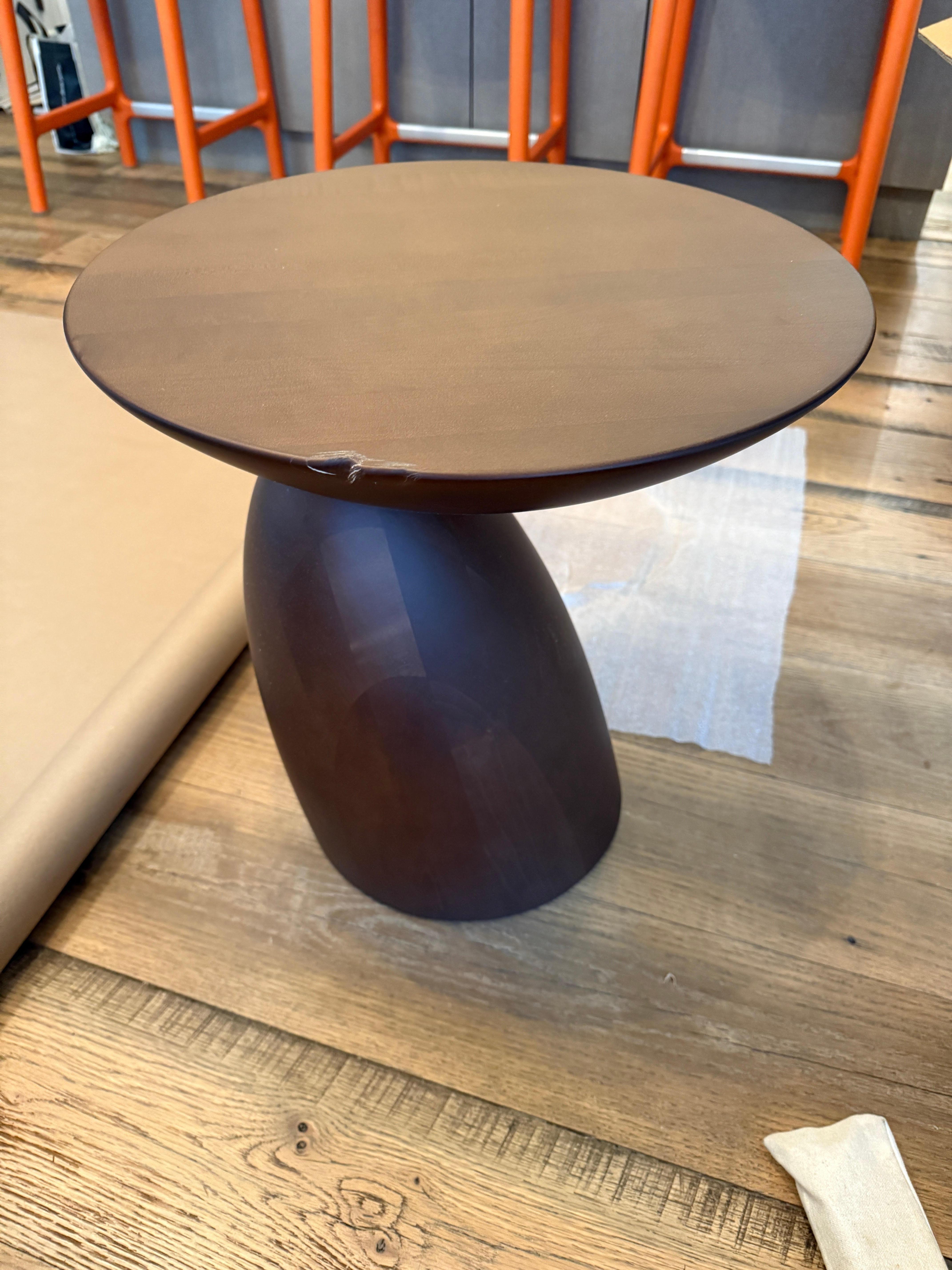 Walnut Parabel side table
Damaged during transportation but still a very beautiful piece. 

The Parabel was designed in 1993 by Eero Aarnio, and first shown at the International Furniture Fair in Cologne, Germany in January 2002. The table is made
