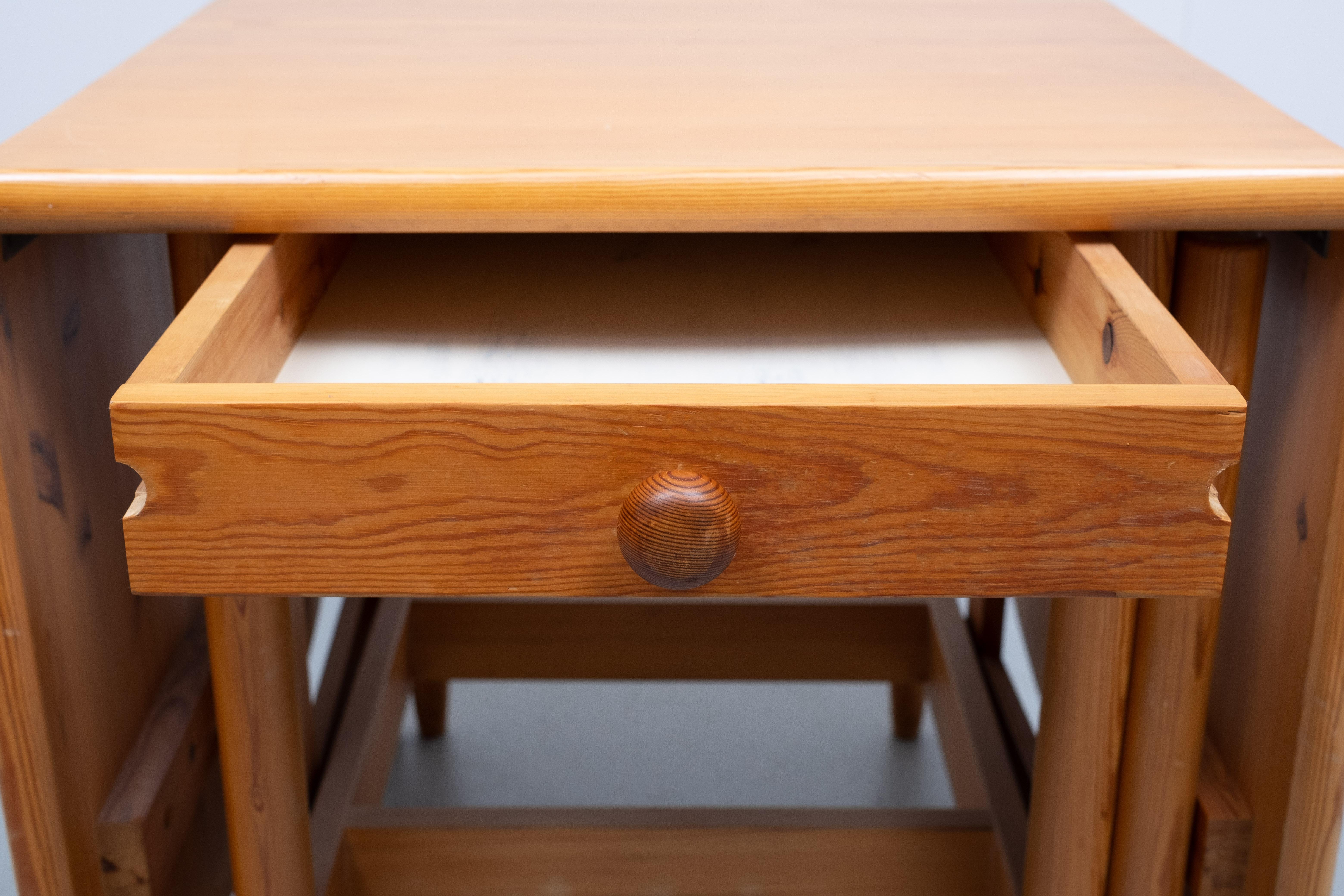 Finnish Eero Aarnio  Solid Pine wood drop leaf dining table  Laukaan Puu 1970s For Sale