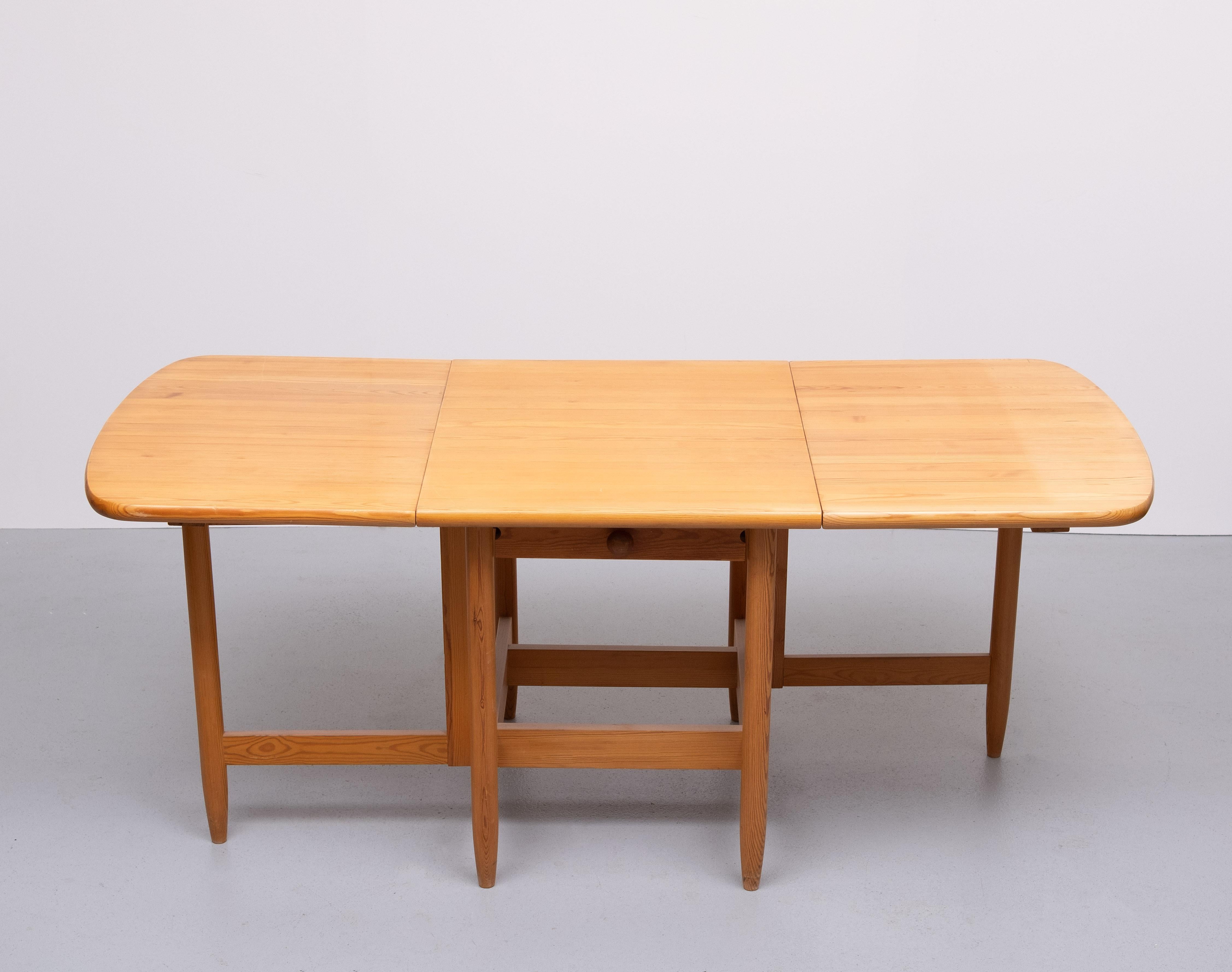 Late 20th Century Eero Aarnio  Solid Pine wood drop leaf dining table  Laukaan Puu 1970s For Sale