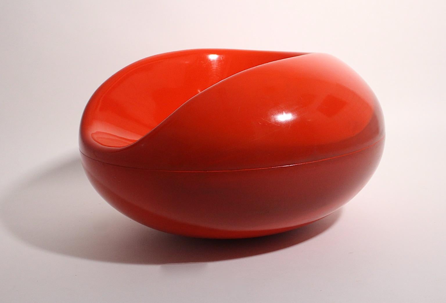Eero Aarnio Space Age Pastille Vintage Red Fiberglass Armchair, 1960s, Finland In Fair Condition In Vienna, AT