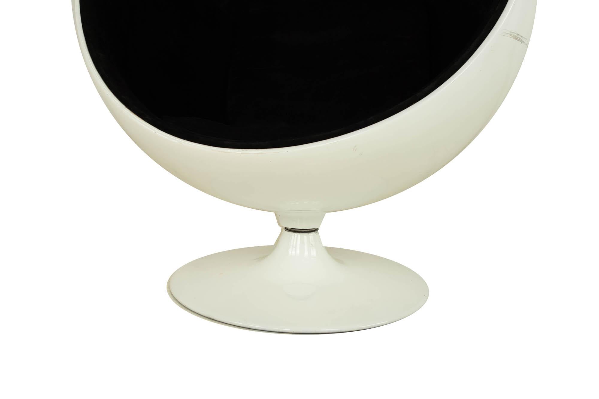 Upholstery Eero Aarnio Style Mid Century White Ball Lounge Chair
