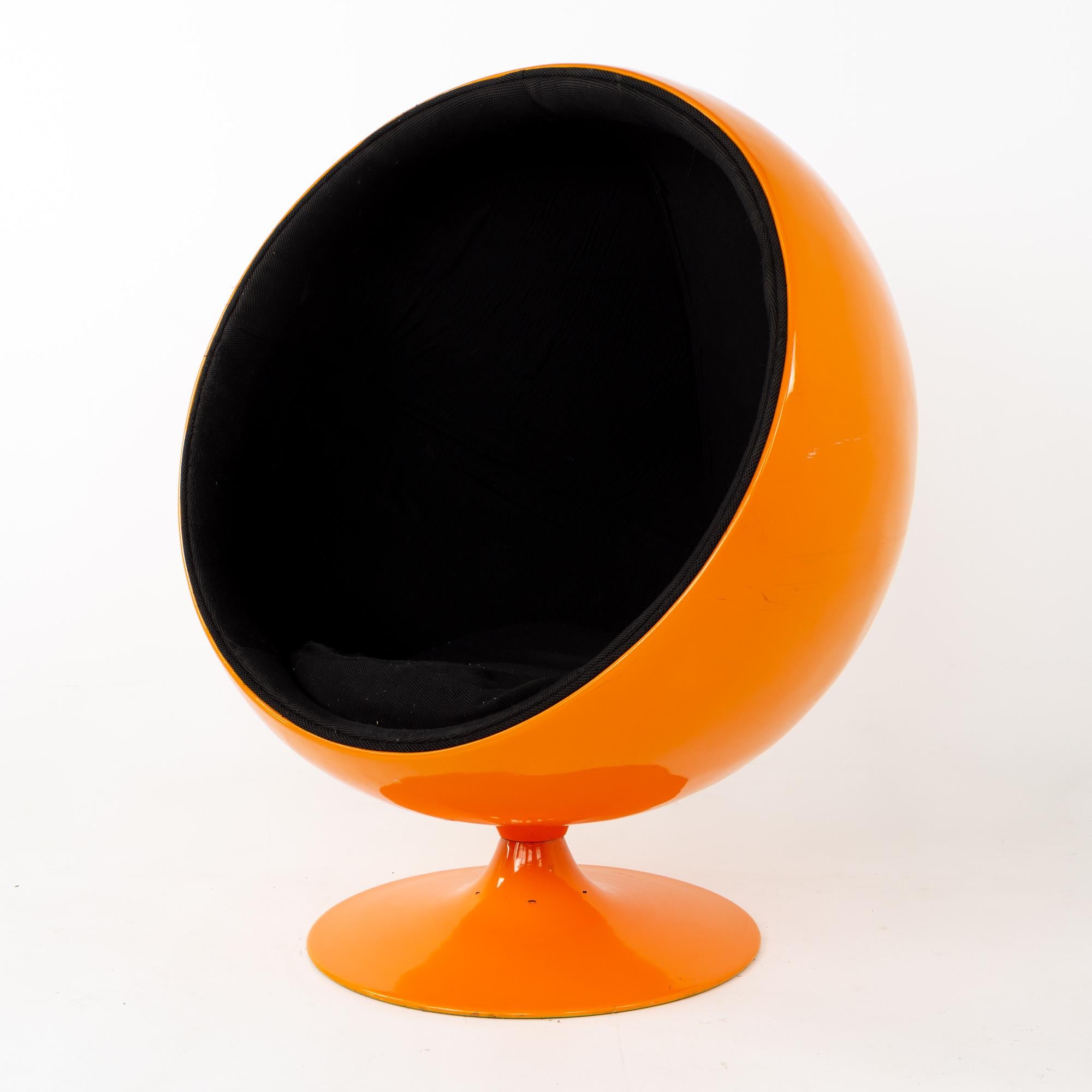 Mid-Century Modern Eero Aarnio Style Midcentury Orange Ball Chair