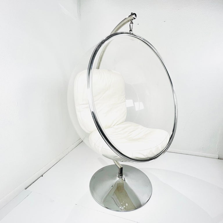 https://a.1stdibscdn.com/eero-aarnio-suspended-lucite-bubble-chair-for-sale-picture-5/f_9413/f_344403421684959169591/IMG_1402_master.jpeg?width=768
