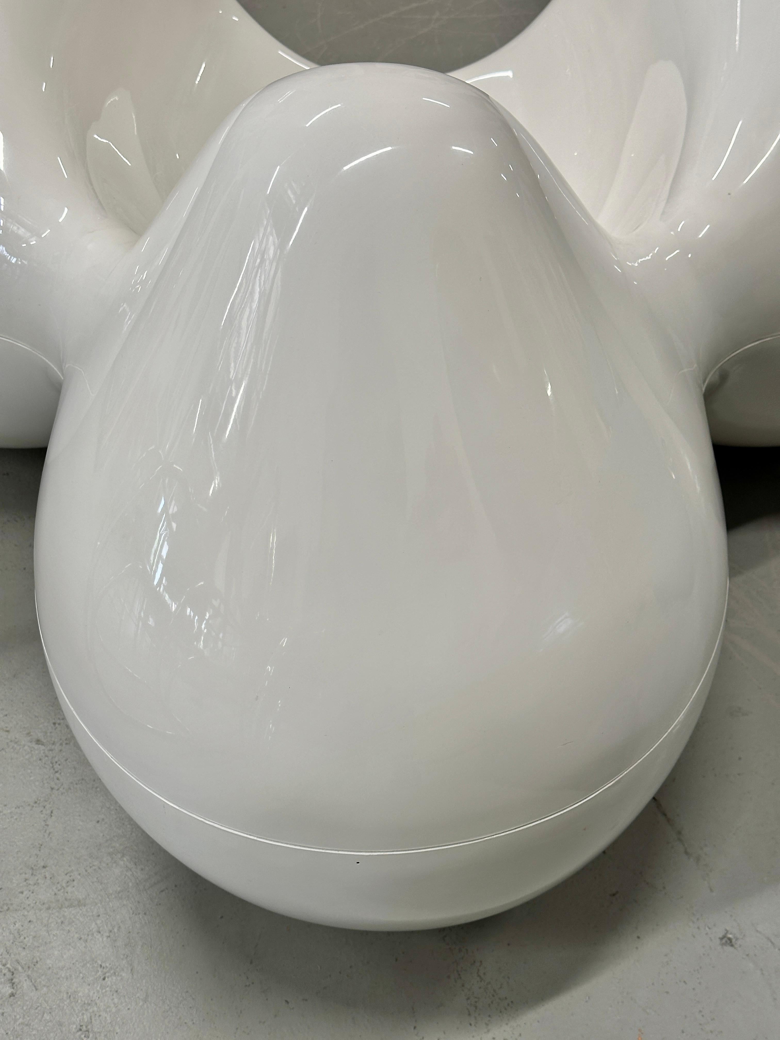 Eero Aarnio Silla Tomate en blanco en venta 3