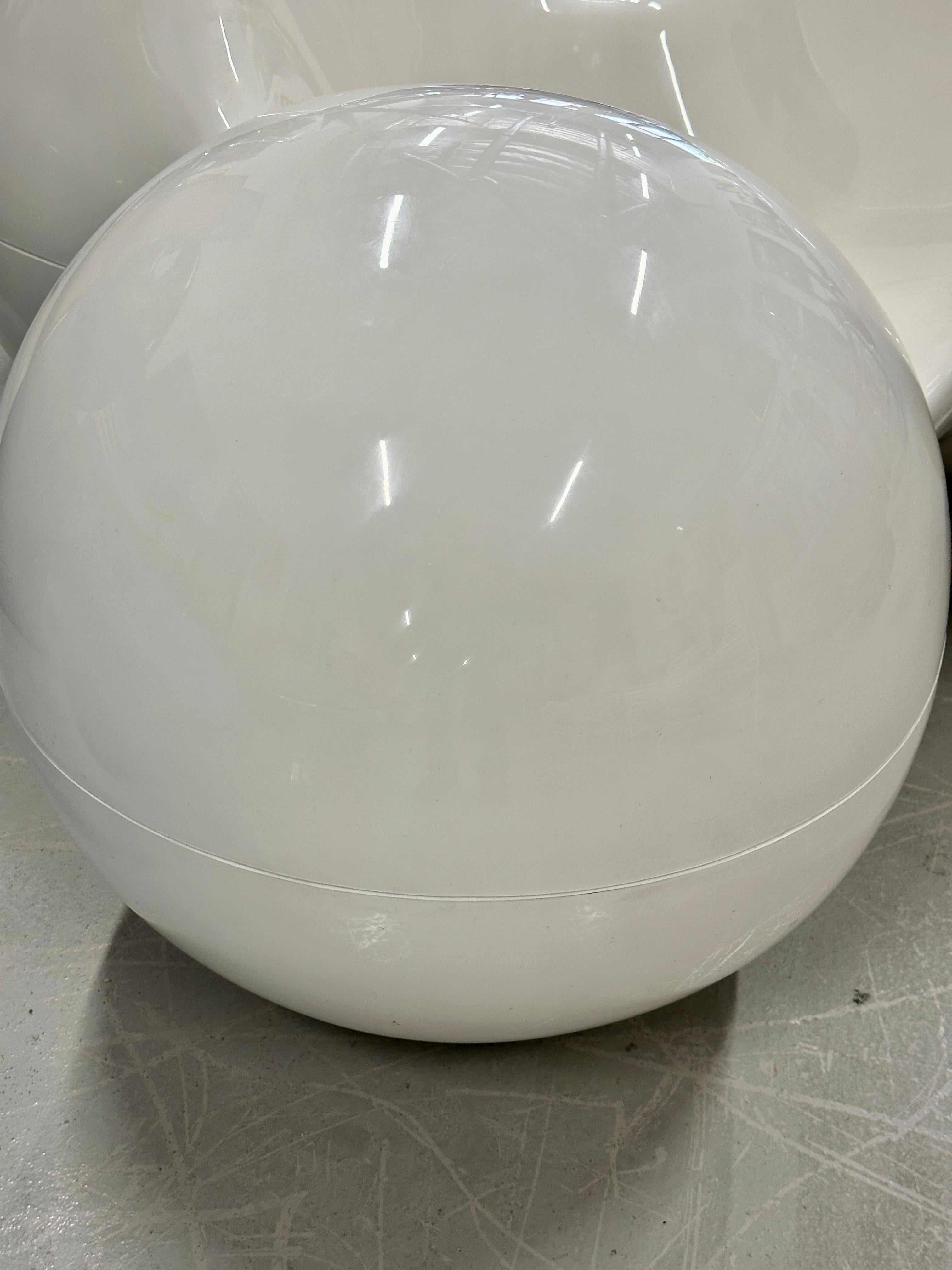 Eero Aarnio Silla Tomate en blanco en venta 5