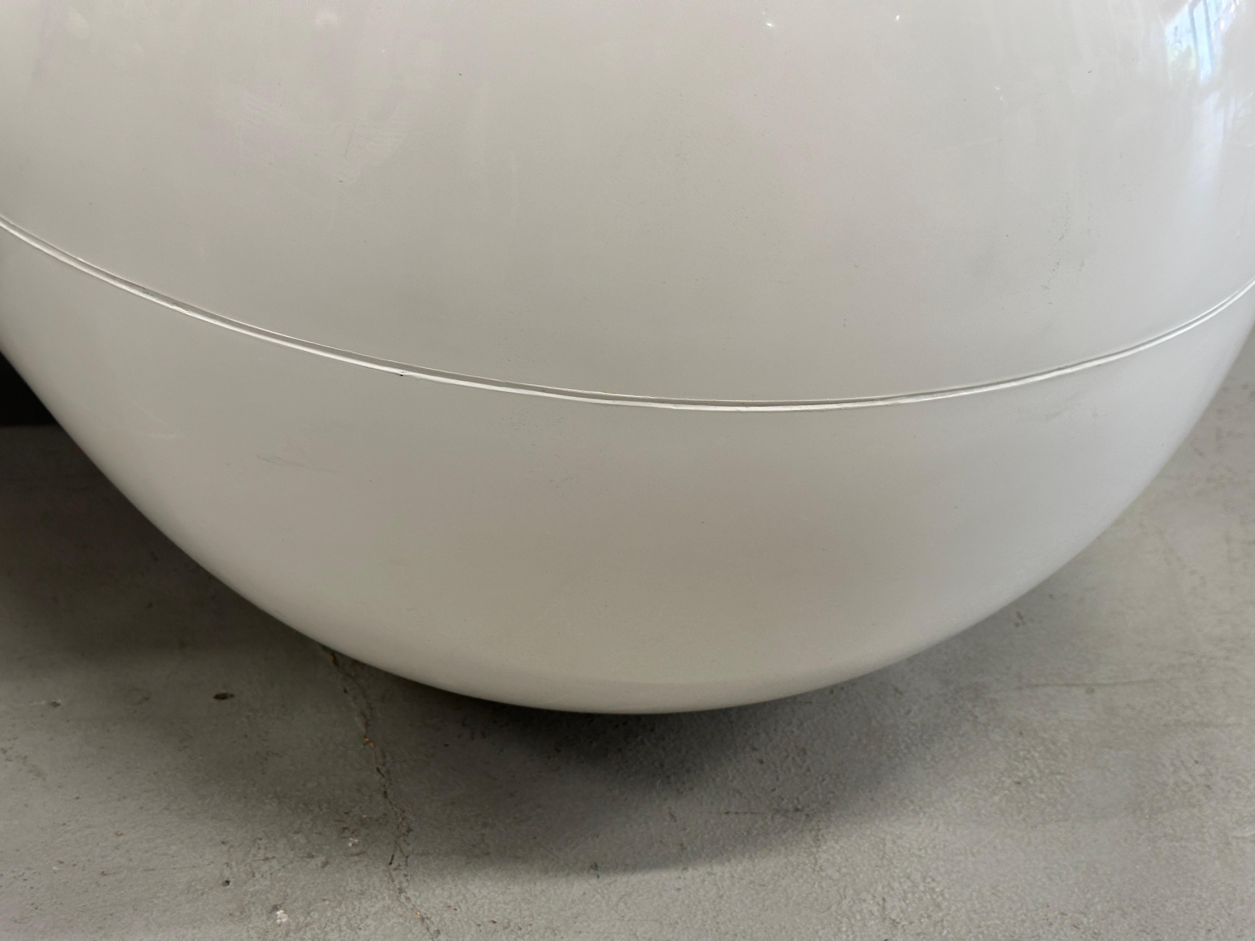 Eero Aarnio Silla Tomate en blanco en venta 7